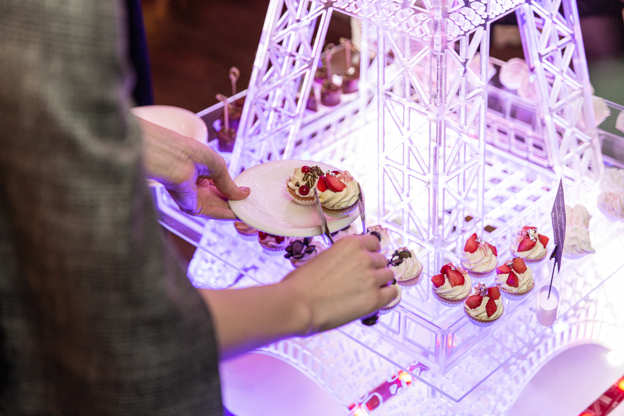 Renatphoto-Фотограф для корпоративной вечеринке в казино. Профессиональная фотосъёмка интерьеров, предметная фотосессия еды для меню г. Анапа