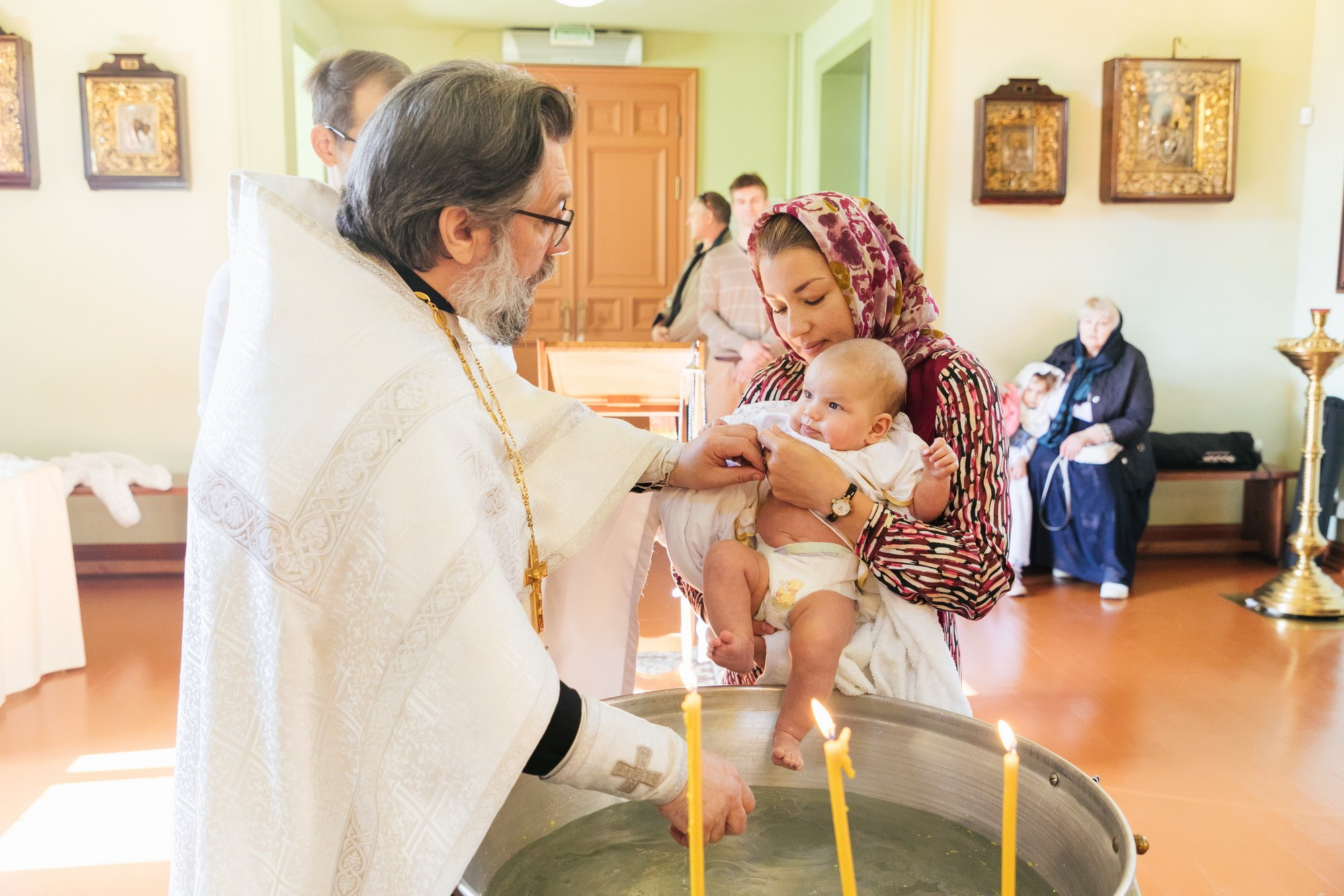 Крещение Церковь Святого Апостола Петра в Лахте СПб. Фотограф на крещение в Санкт Петербурге