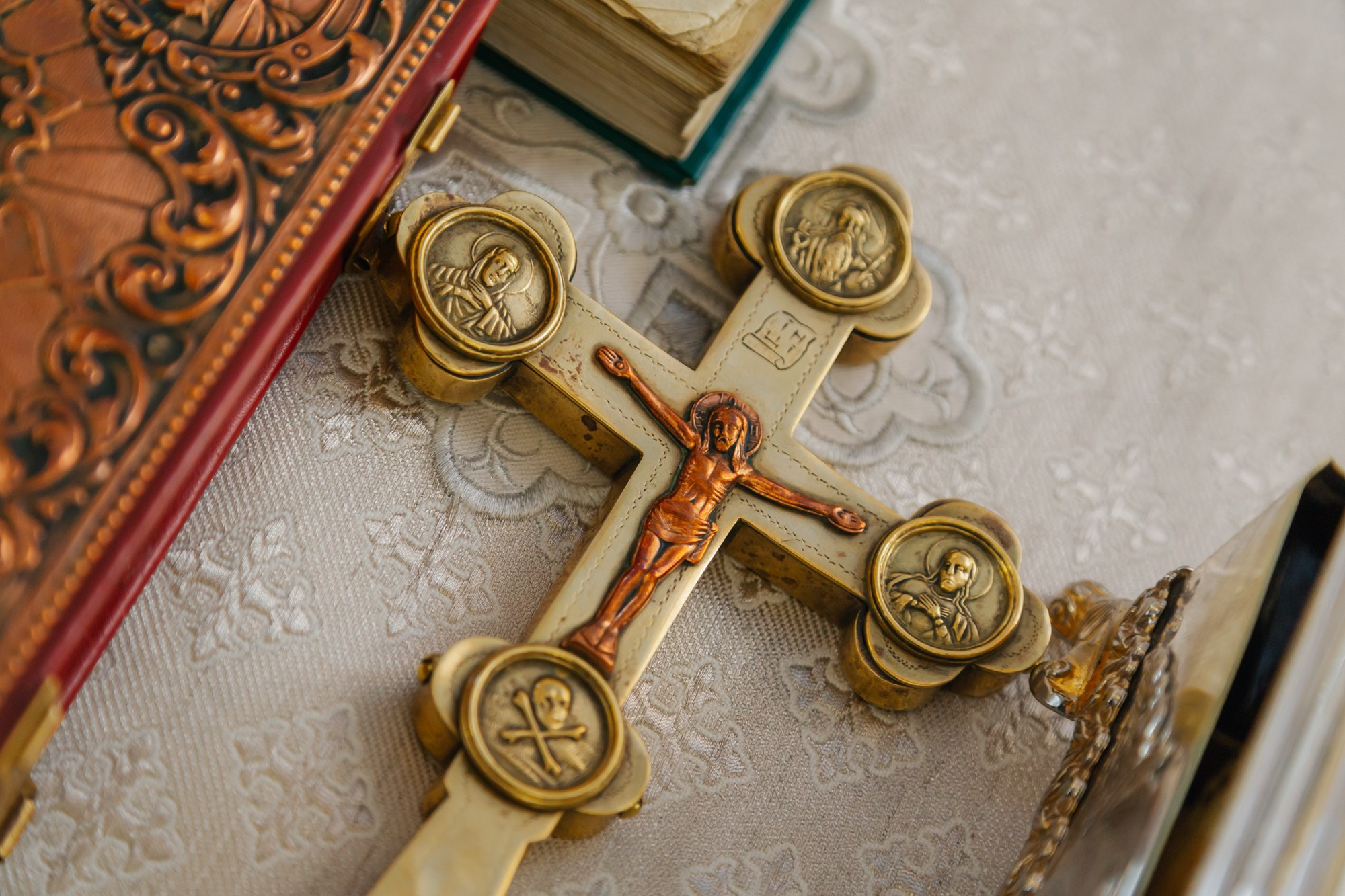 Церковь во имя иконы Божией Матери «Всех Скорбящих Радость», Лавра СПб. Фотограф на крещение в Санкт Петербурге