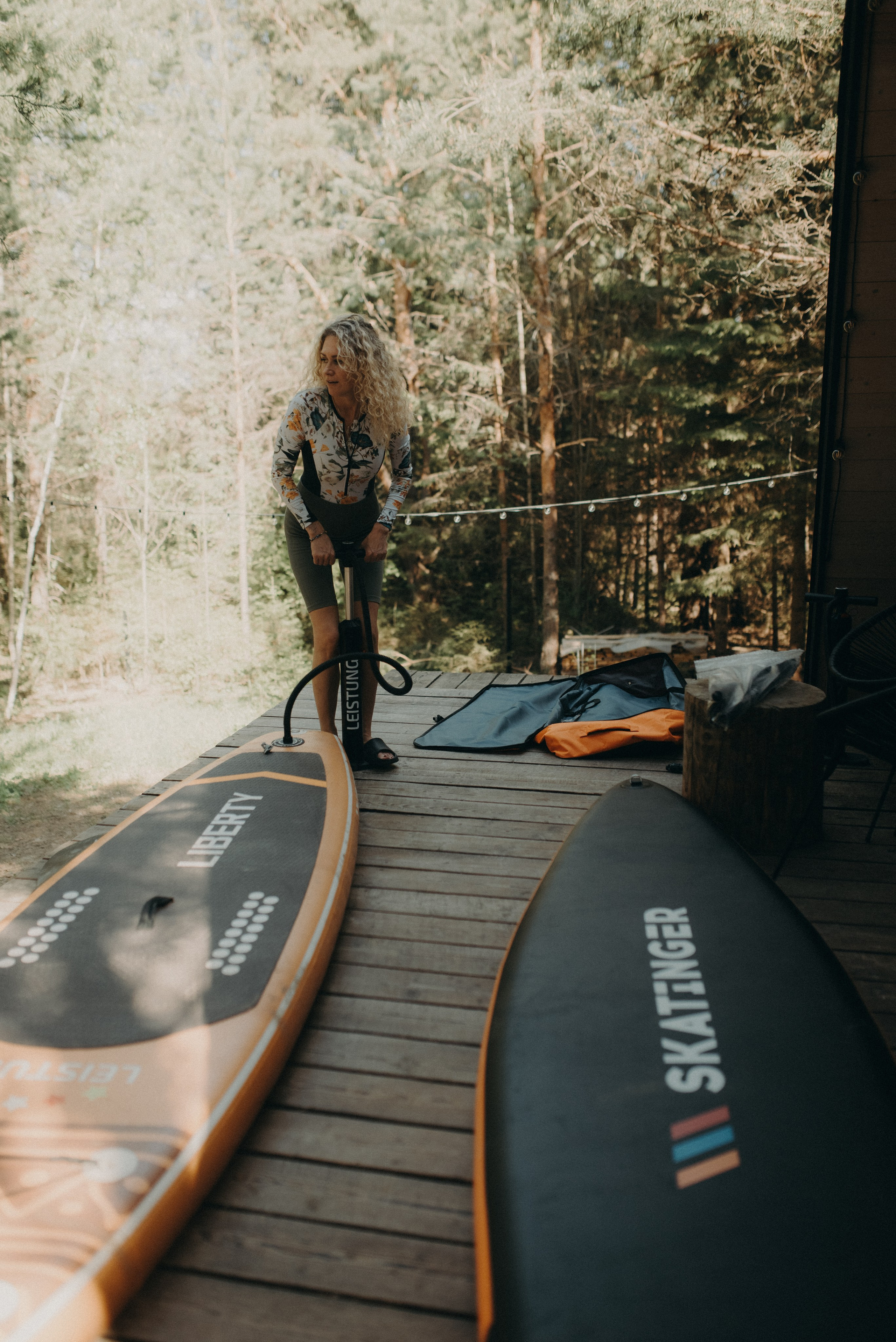 Шалаш среди леса. Главная