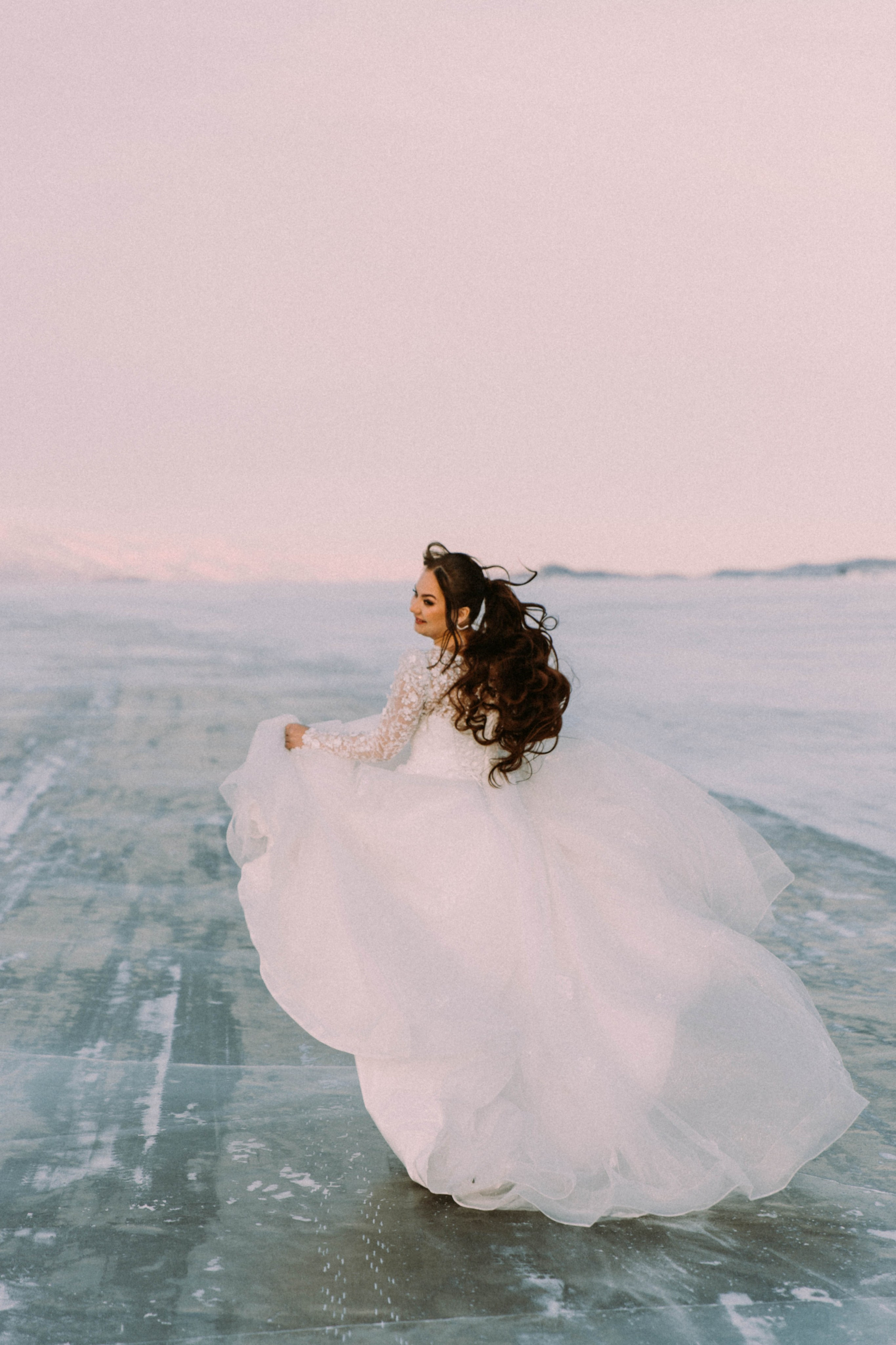 Свадебная зимняя съемка на Байкале. Главная