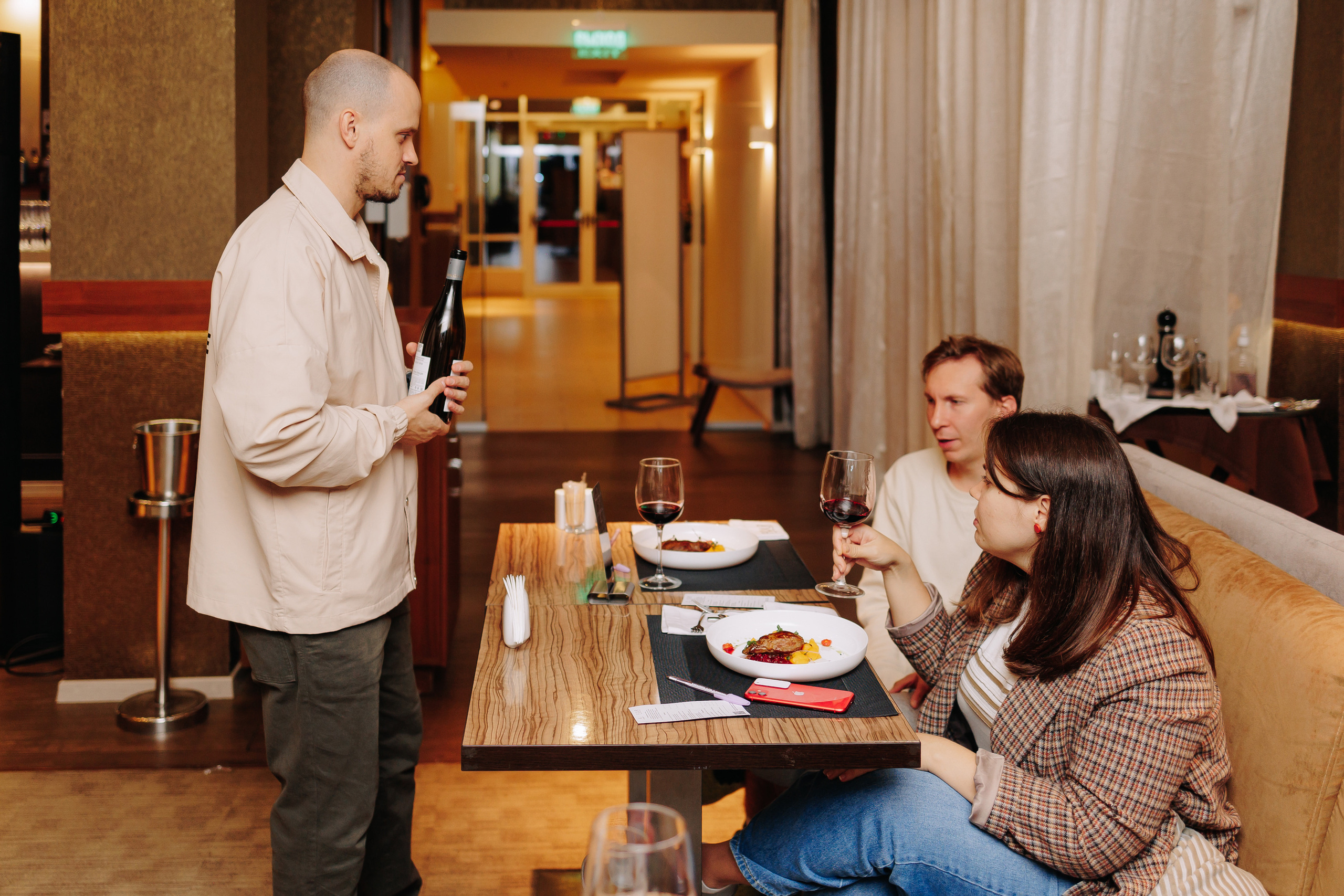 Гастроужин в ресторане FOUR с Денисом Кондратенко. Фото и видео контент за одну съемку — Веретенников Егор