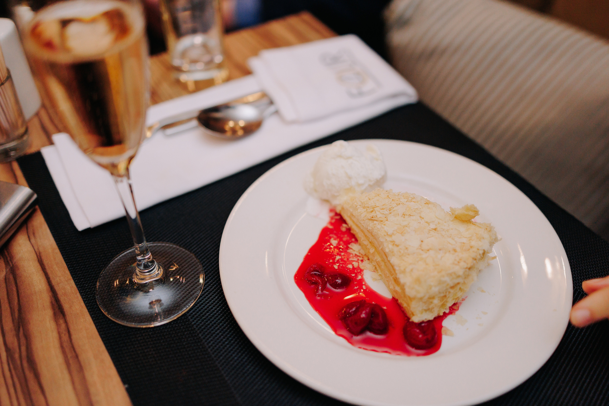 Гастроужин в ресторане FOUR с Денисом Кондратенко. Фото и видео контент за одну съемку — Веретенников Егор