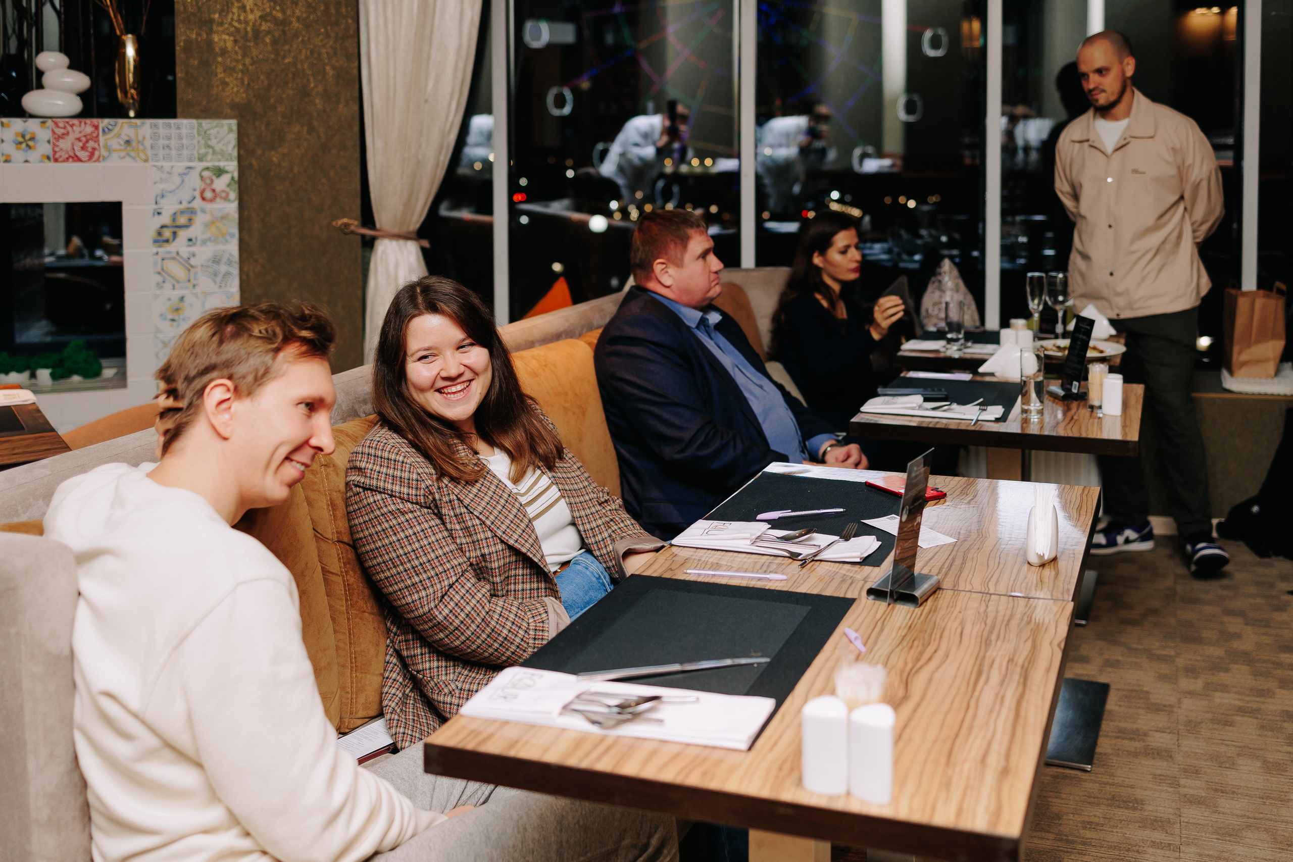 Гастроужин в ресторане FOUR с Денисом Кондратенко. Фото и видео контент за одну съемку — Веретенников Егор