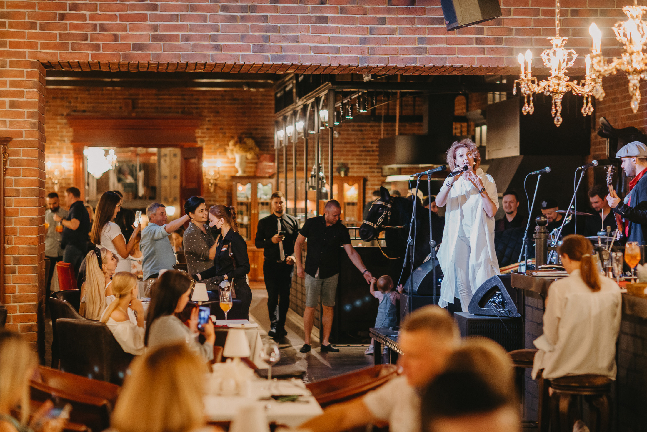 День рождения ресторана Конюшня. Фото и видео контент за одну съемку — Веретенников Егор