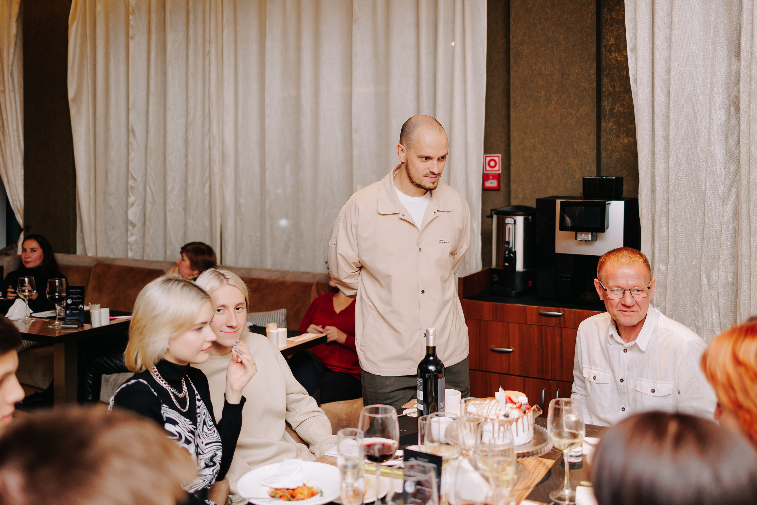 Гастроужин в ресторане FOUR с Денисом Кондратенко. Фото и видео контент за одну съемку — Веретенников Егор