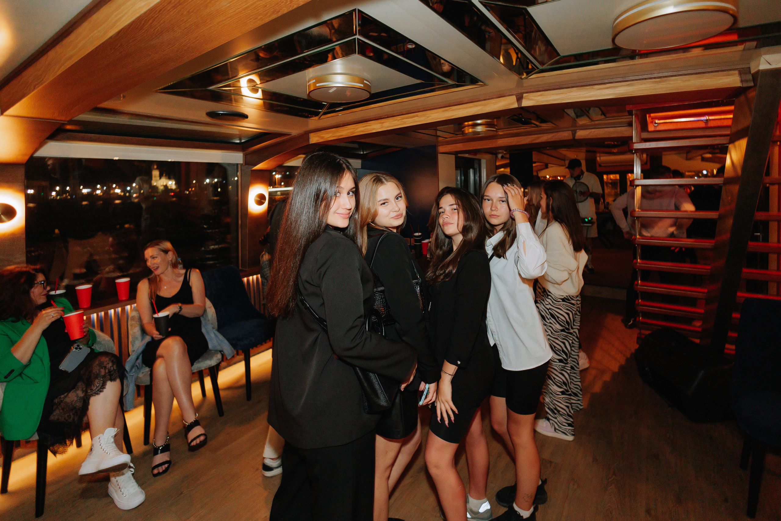 Вечеринка на корабле. Фото и видео контент за одну съемку — Веретенников Егор