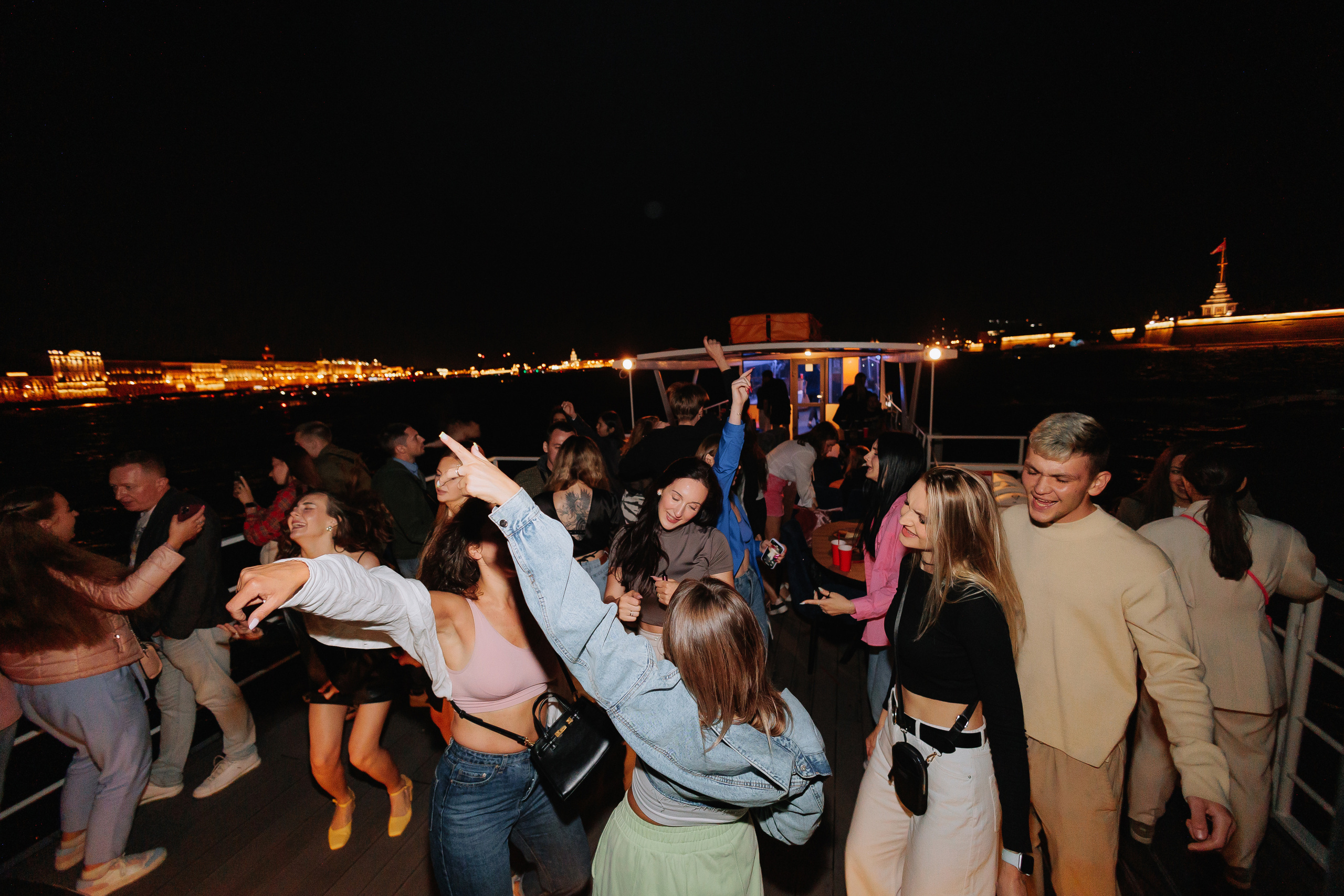 Вечеринка на корабле. Фото и видео контент за одну съемку — Веретенников Егор