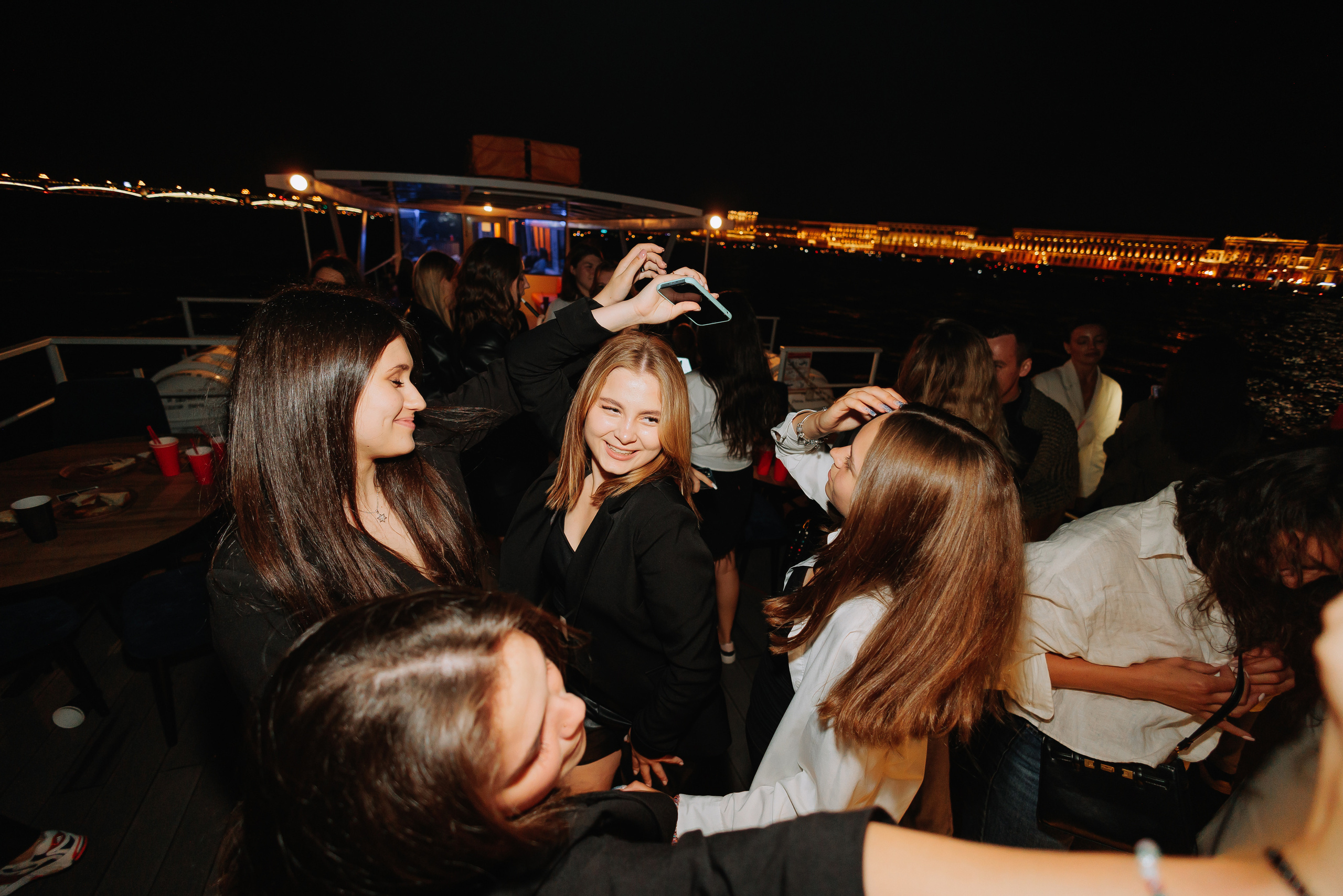 Вечеринка на корабле. Фото и видео контент за одну съемку — Веретенников Егор