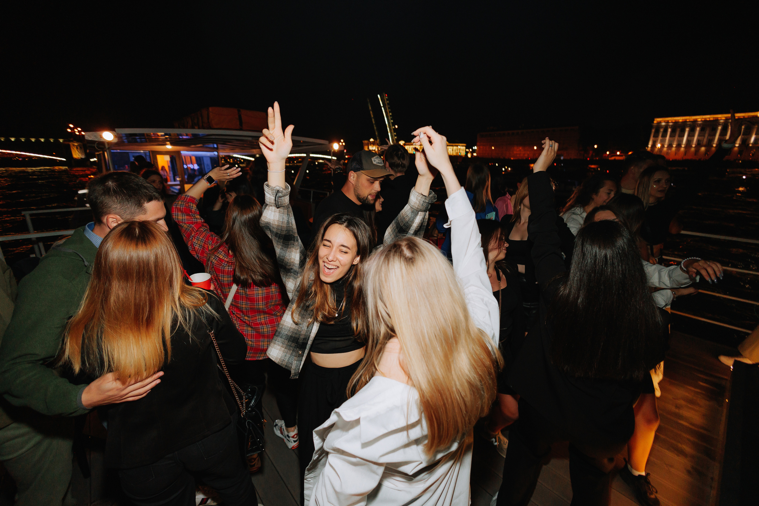 Вечеринка на корабле. Фото и видео контент за одну съемку — Веретенников Егор