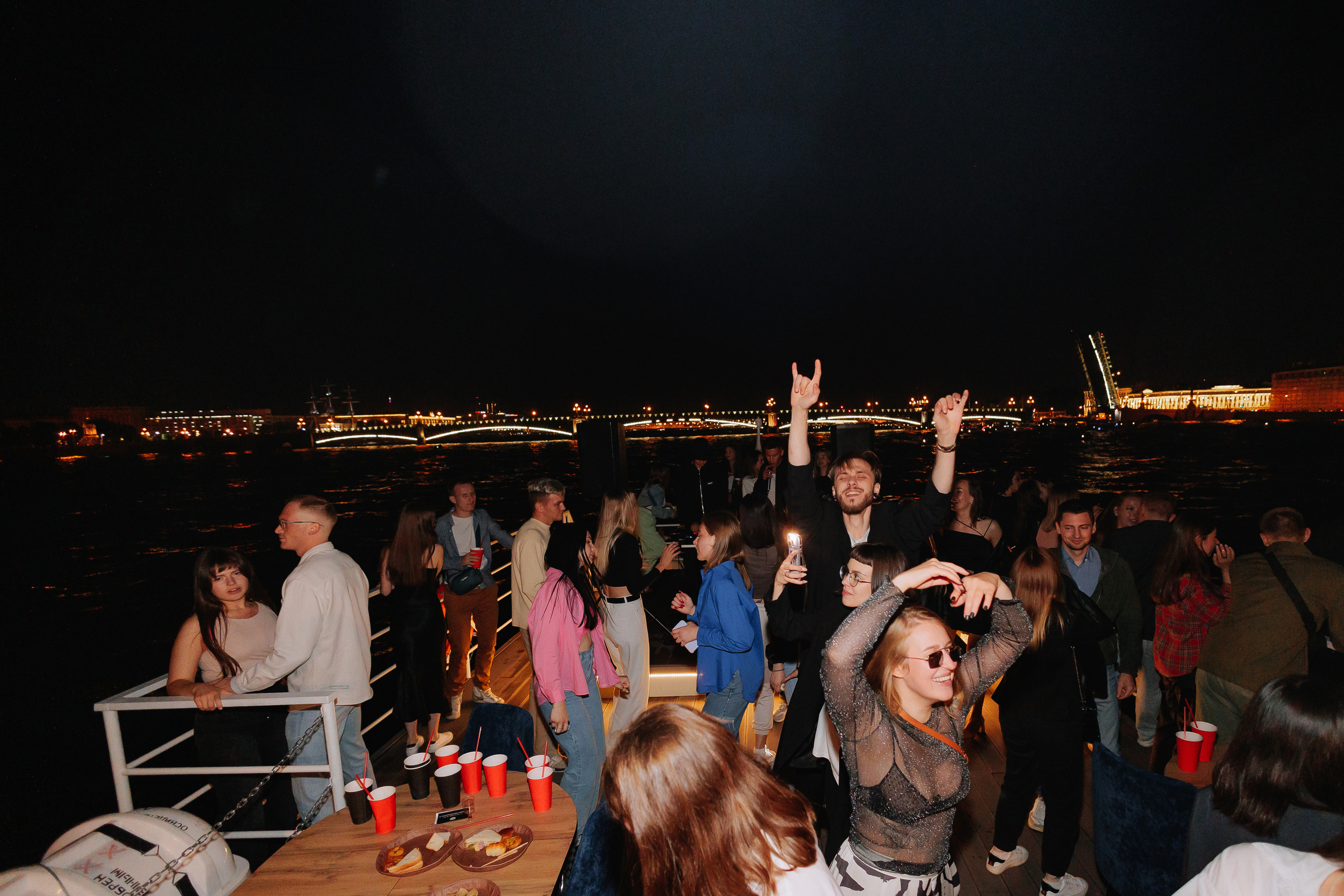 Вечеринка на корабле. Фото и видео контент за одну съемку — Веретенников Егор