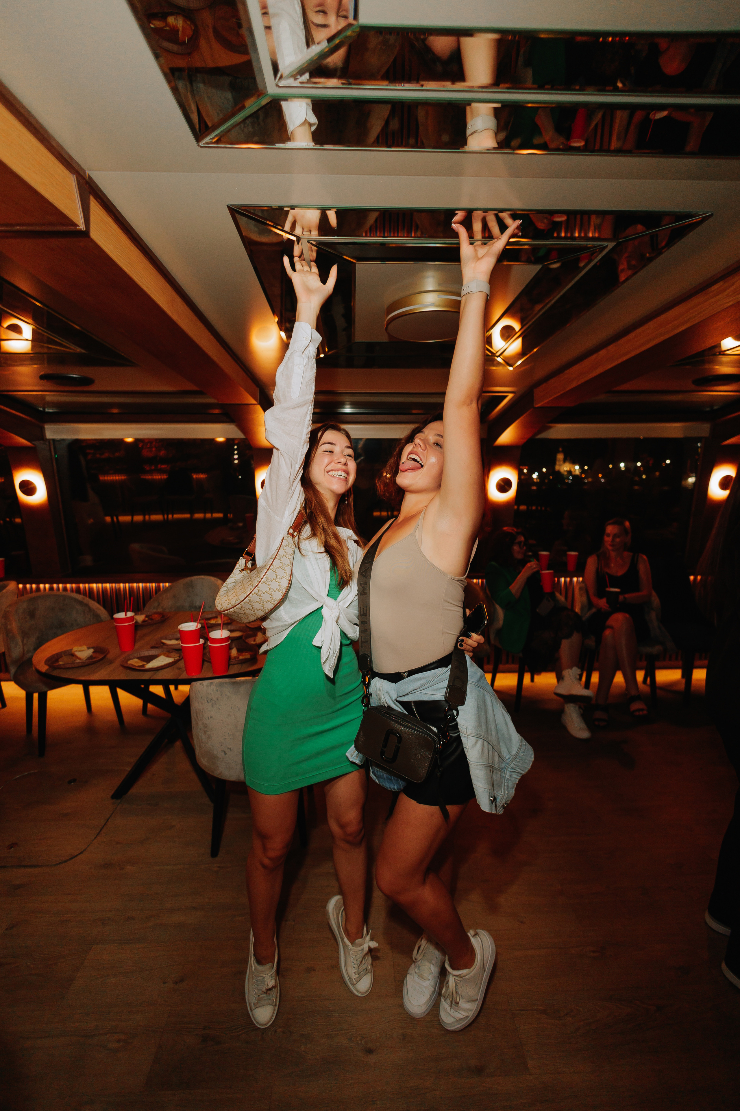 Вечеринка на корабле. Фото и видео контент за одну съемку — Веретенников Егор