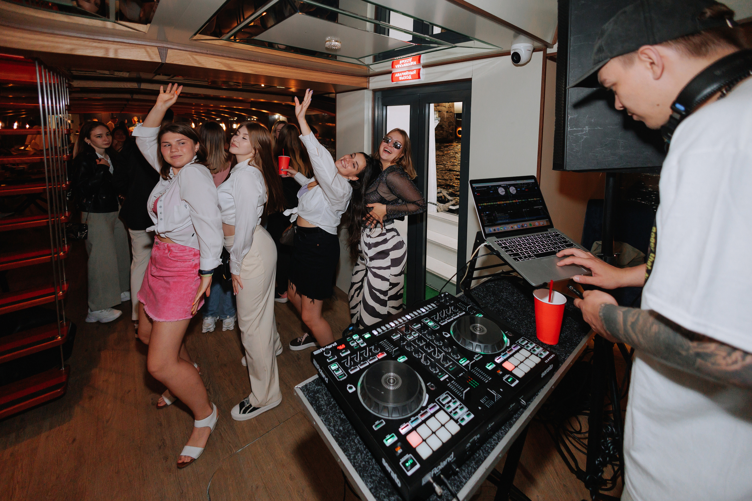 Вечеринка на корабле. Фото и видео контент за одну съемку — Веретенников Егор