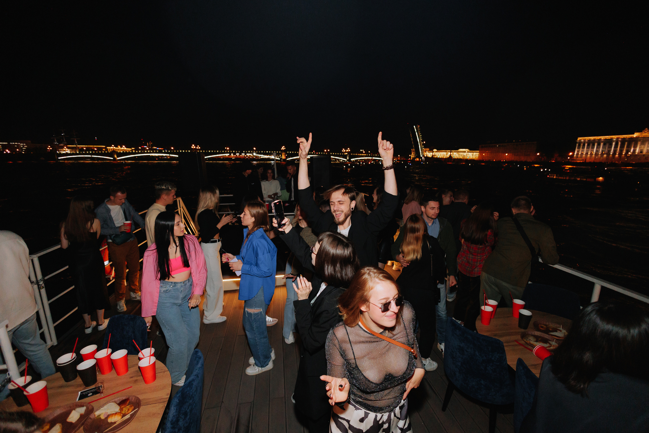 Вечеринка на корабле. Фото и видео контент за одну съемку — Веретенников Егор