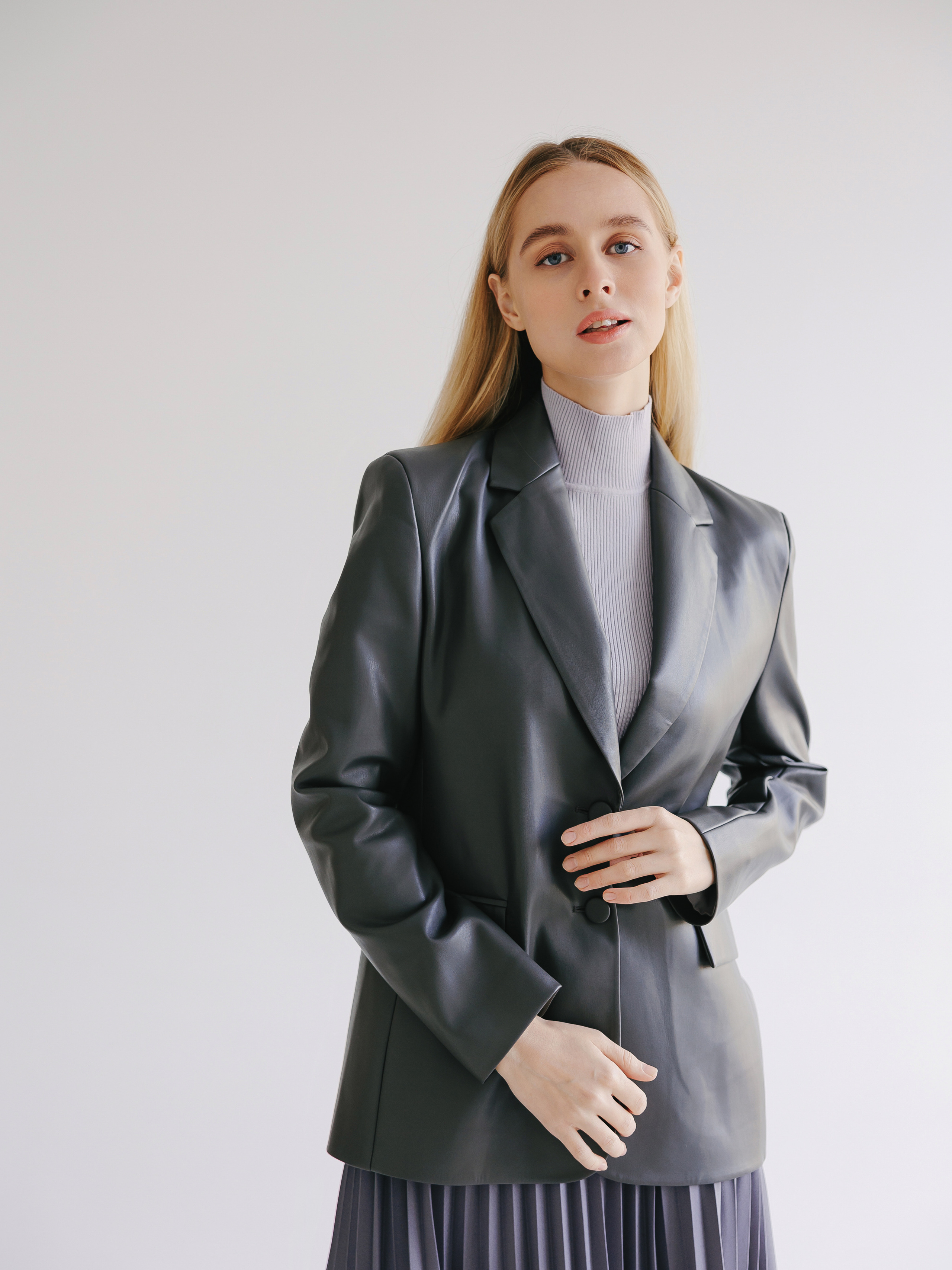 Каталог — нейтральный фон. Фото и видео контент за одну съемку — Веретенников Егор