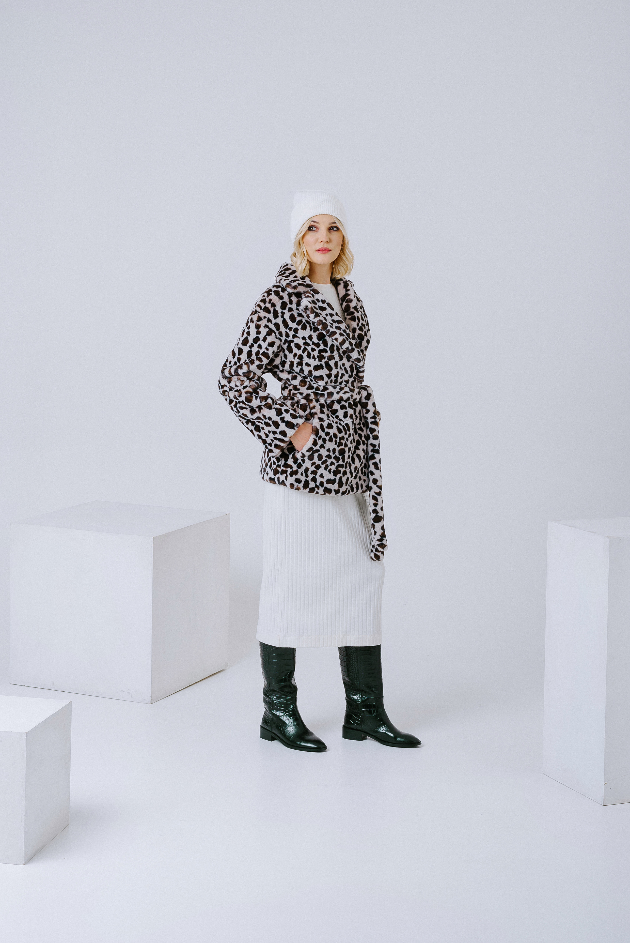 Каталог — нейтральный фон. Фото и видео контент за одну съемку — Веретенников Егор