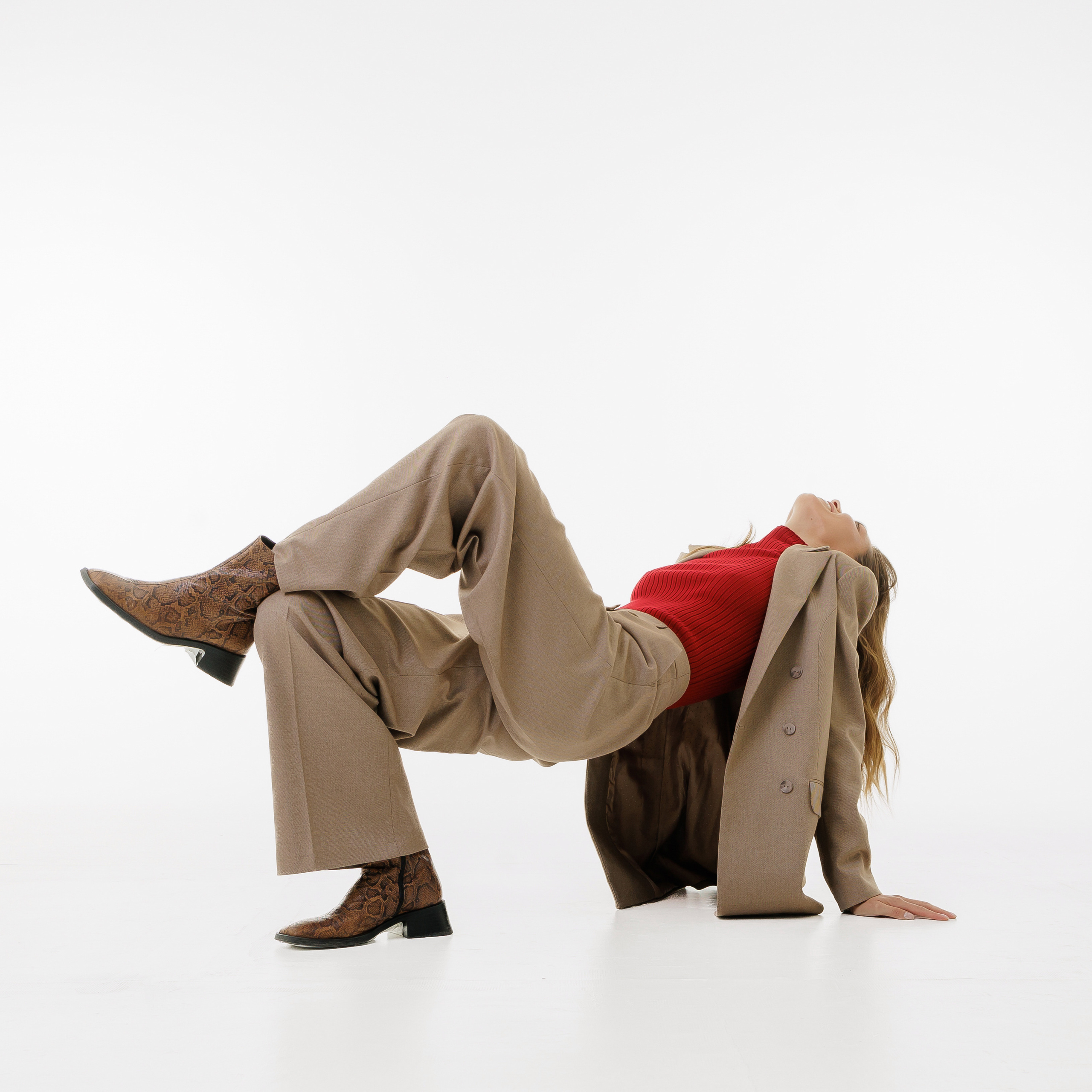 Каталог — циклорама. Фото и видео контент за одну съемку — Веретенников Егор