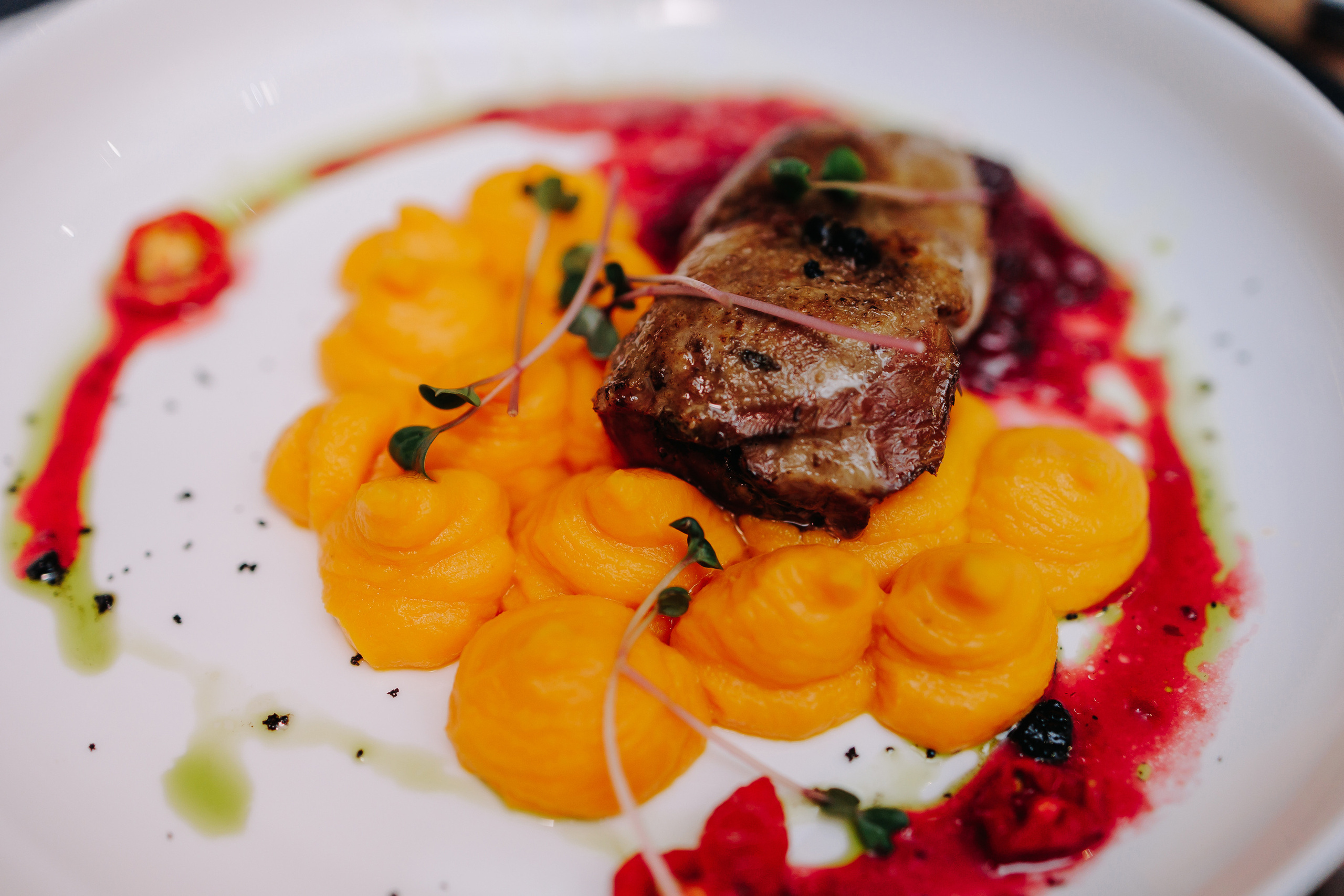 Гастроужин в ресторане FOUR с Денисом Кондратенко. Фото и видео контент за одну съемку — Веретенников Егор