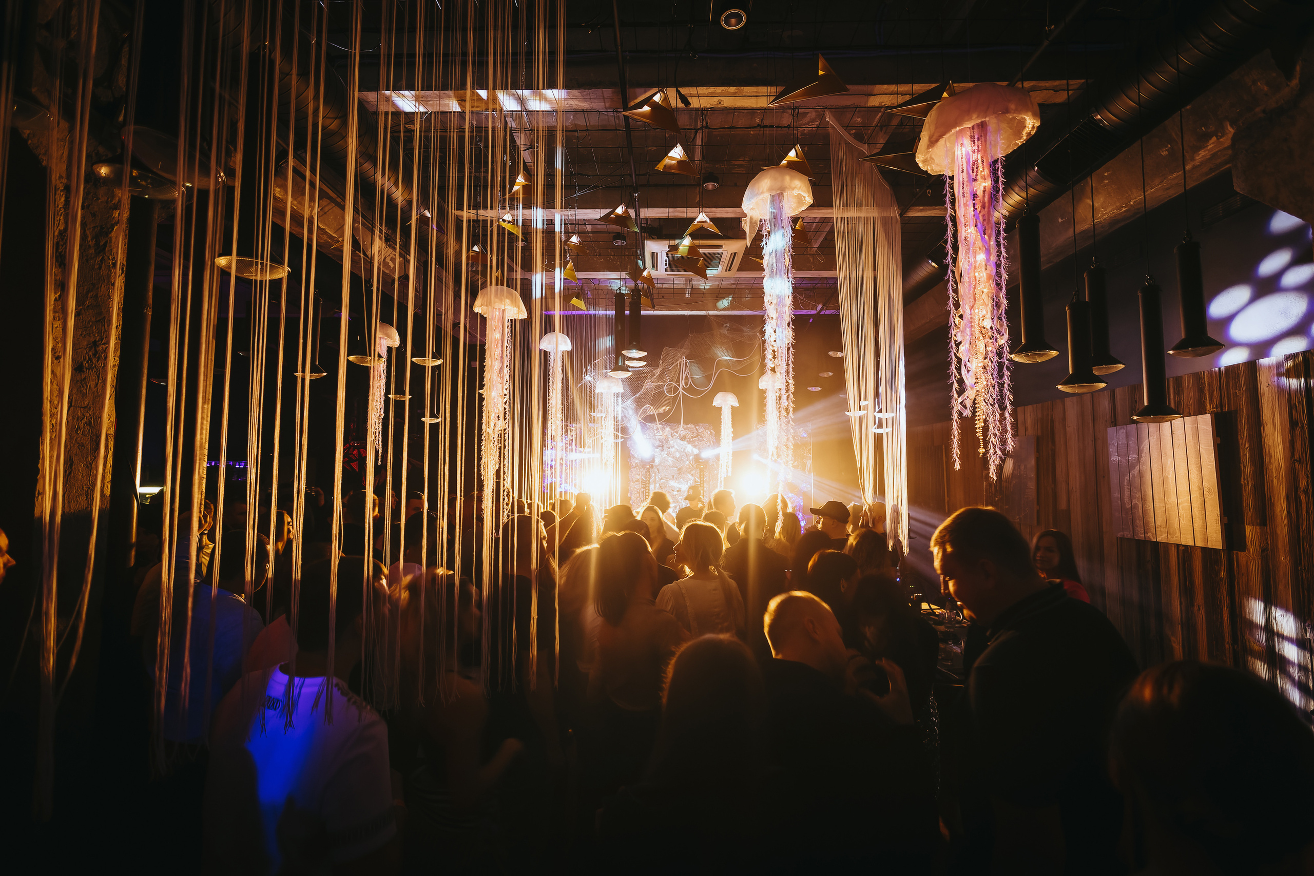 MANTRA — Dibidabo. Фото и видео контент за одну съемку — Веретенников Егор