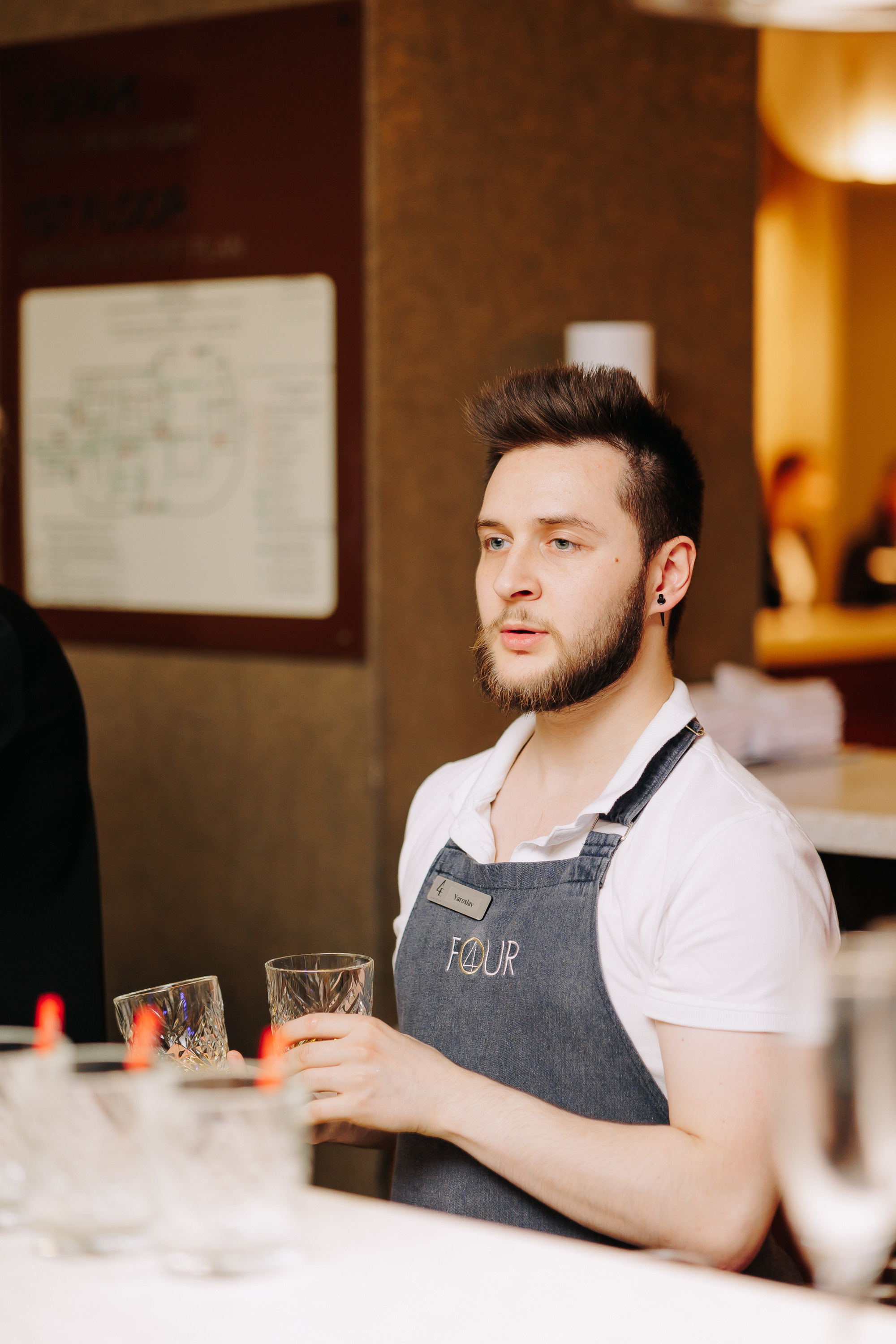 Гастроужин в ресторане FOUR с Денисом Кондратенко. Фото и видео контент за одну съемку — Веретенников Егор