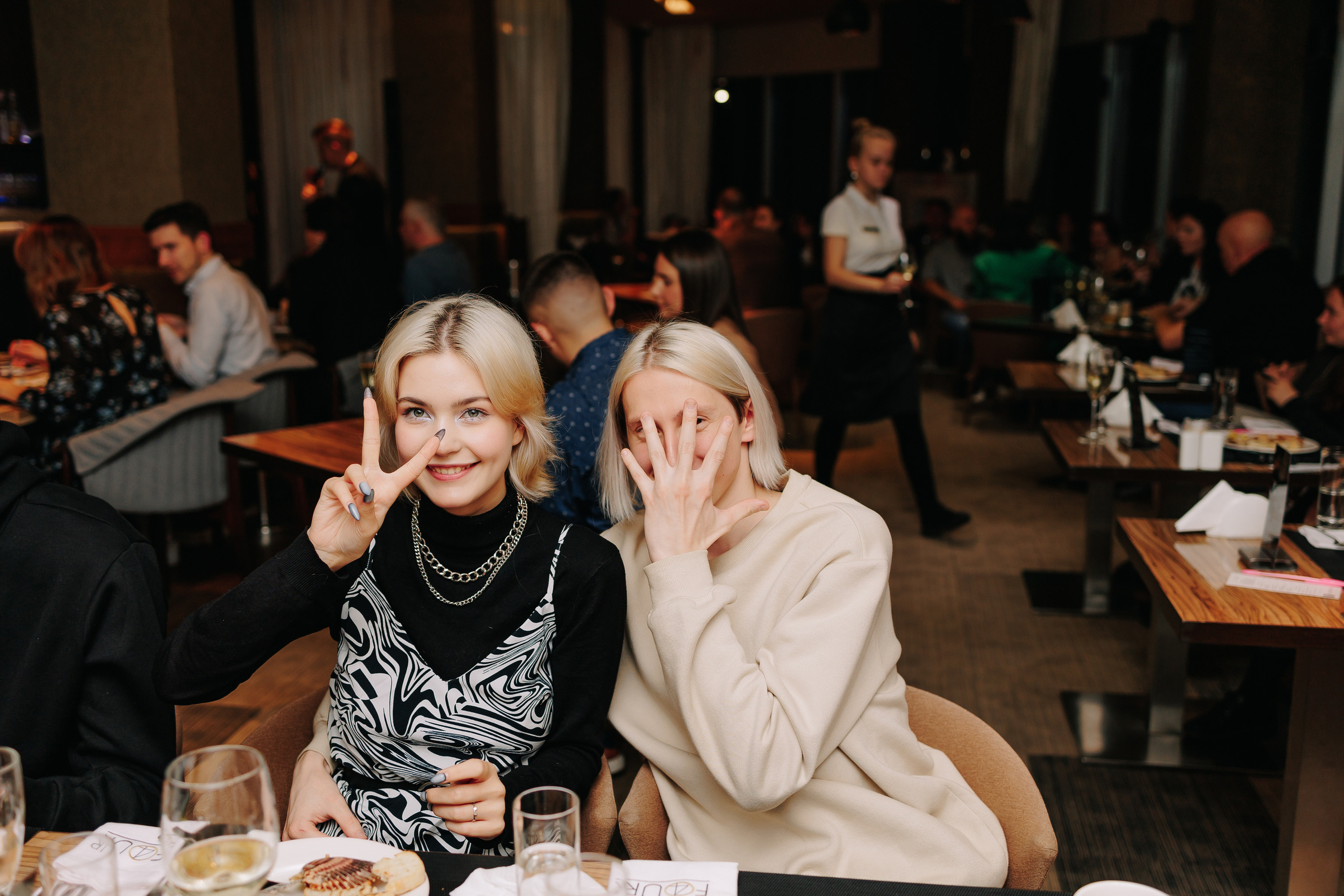 Гастроужин в ресторане FOUR с Денисом Кондратенко. Фото и видео контент за одну съемку — Веретенников Егор