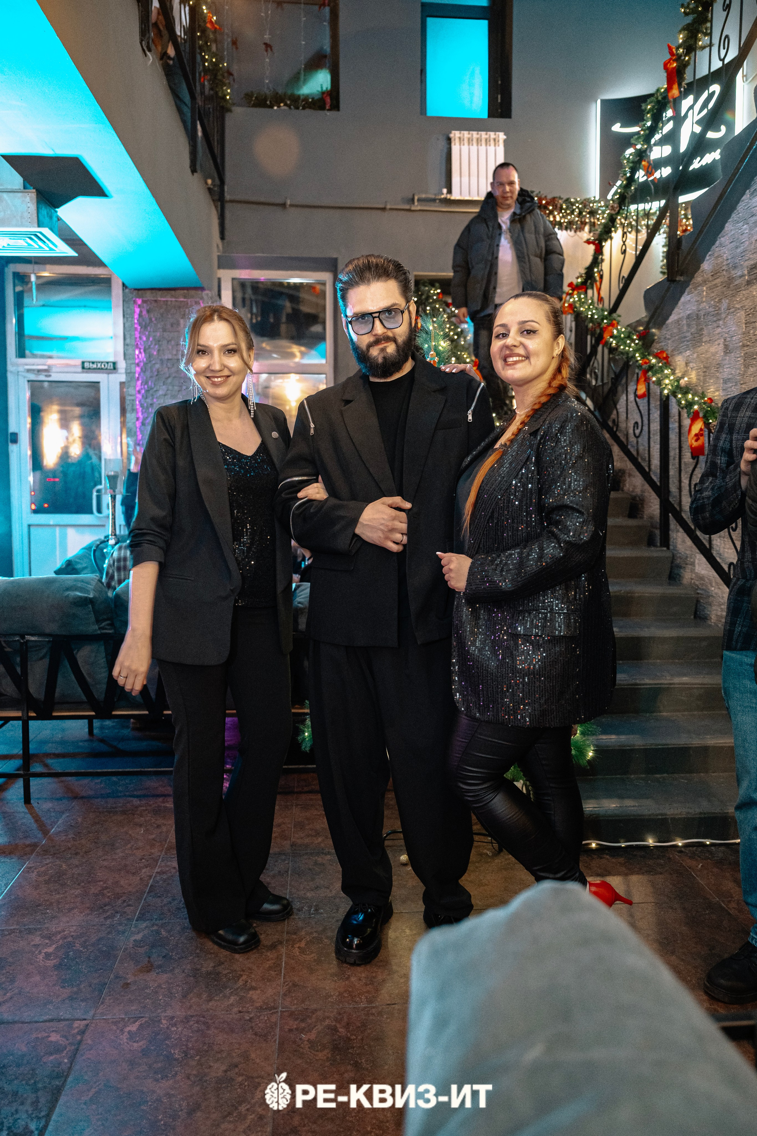 Реквизит — квиз в Зеленодольске и Волжске ZR cafe. Свадебный фотограф в Казани, и Зеленодольске Радик Мухаметов