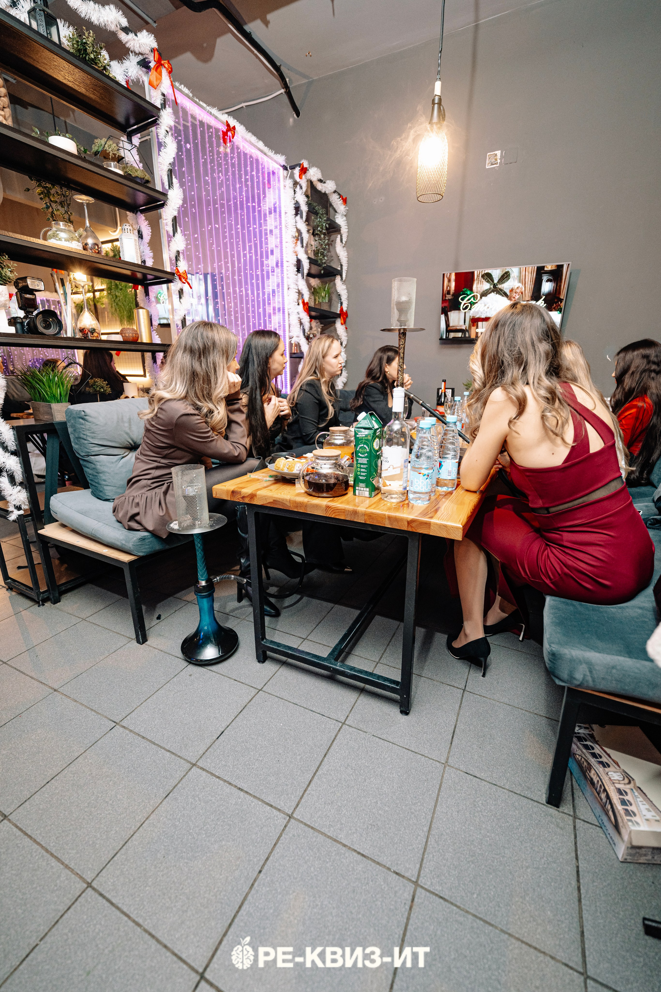 Реквизит — квиз в Зеленодольске и Волжске ZR cafe. Свадебный фотограф в Казани, и Зеленодольске Радик Мухаметов