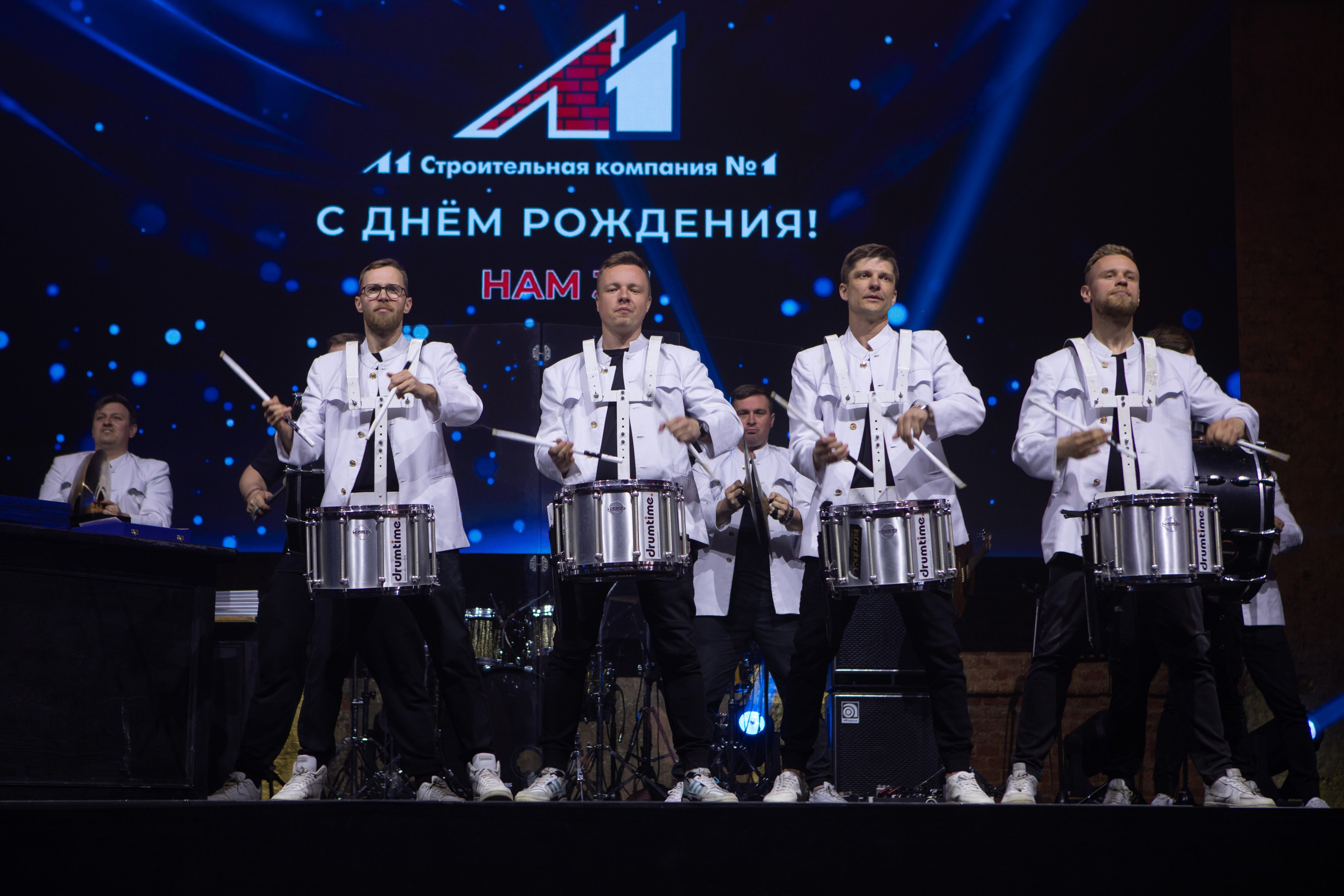 Строительная компания Л1- 32 года. Специальный гость — Григорий Лепс. Двойняшки-фотографы Анна и Анастасия в Санкт-Петербурге