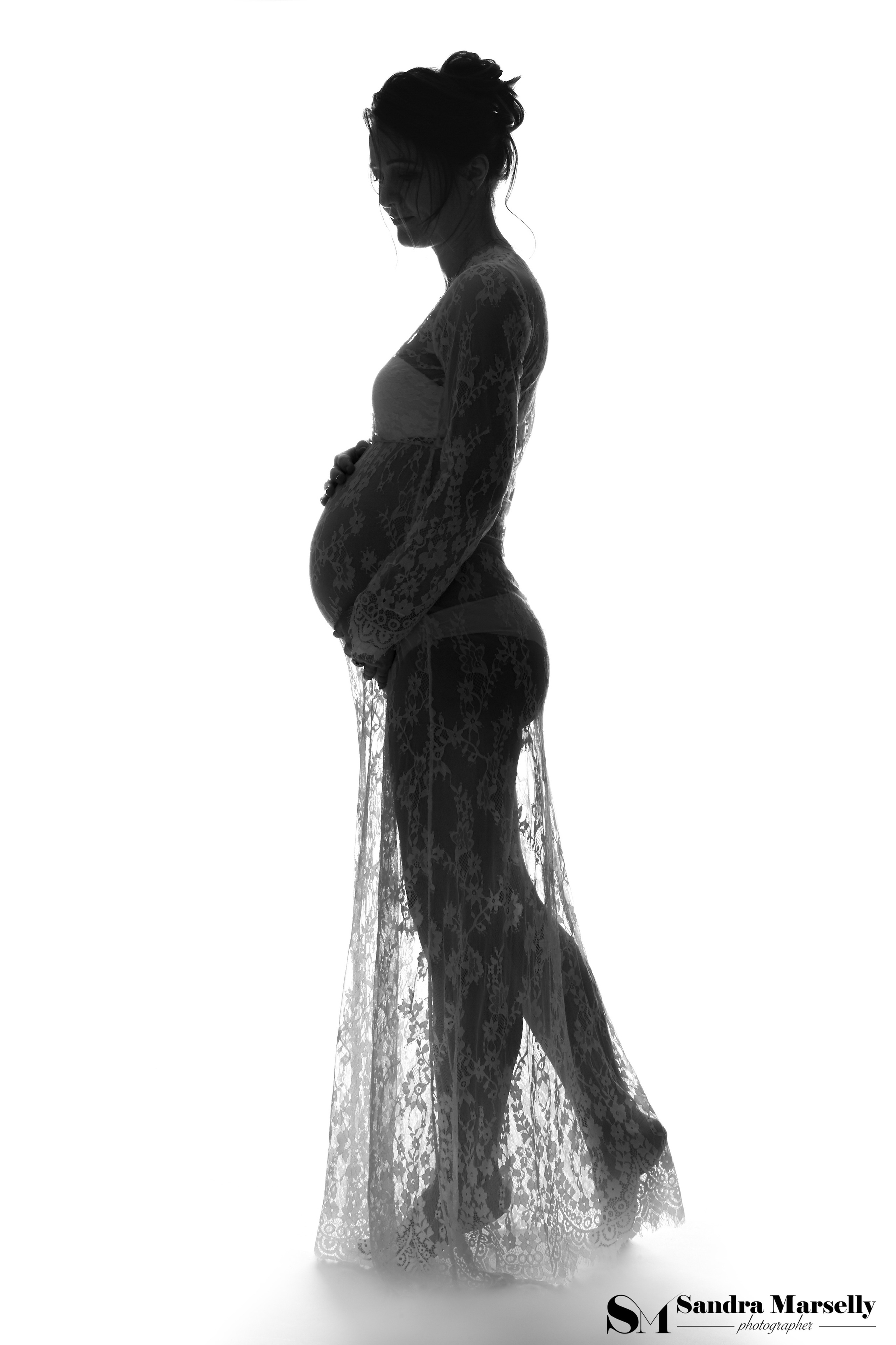 Беременная фотосессия черно-белая