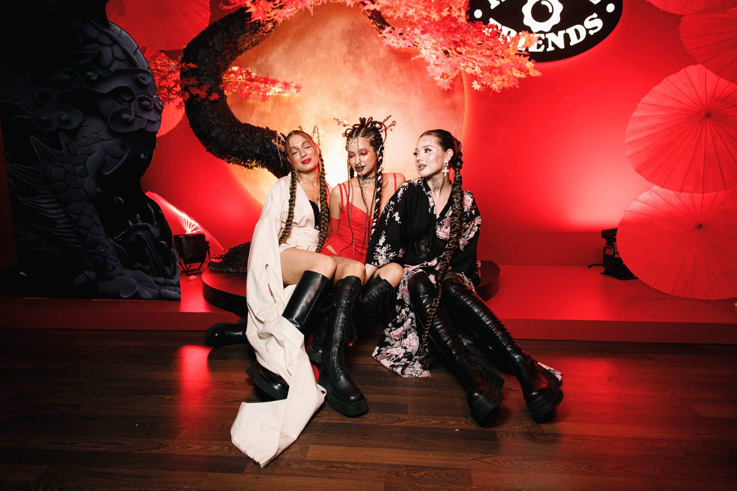 ILLEGAL FRIENDS | ASIA. СВОИ. ФОТООТЧЕТЫ-СОБЫТИЯ-МЕСТА