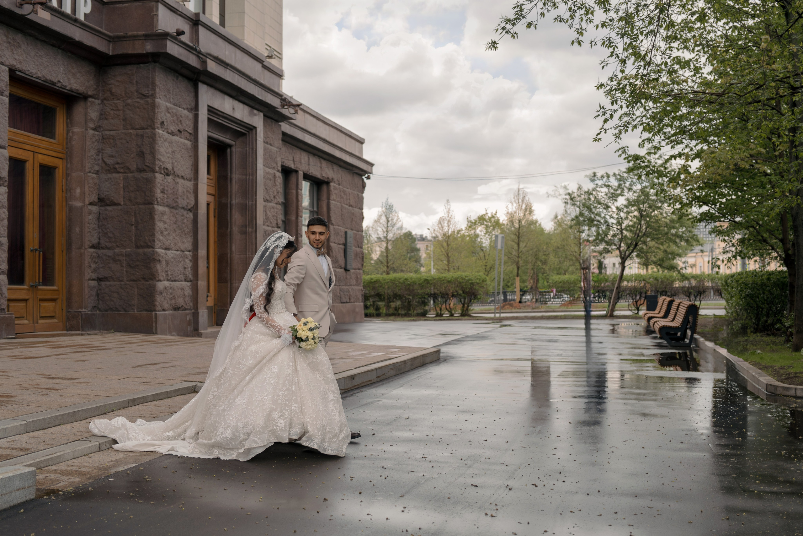 Свадебная прогулка на Котельнической. Азиз и Нармин. Семейный фотограф в Москве Алёна Чача