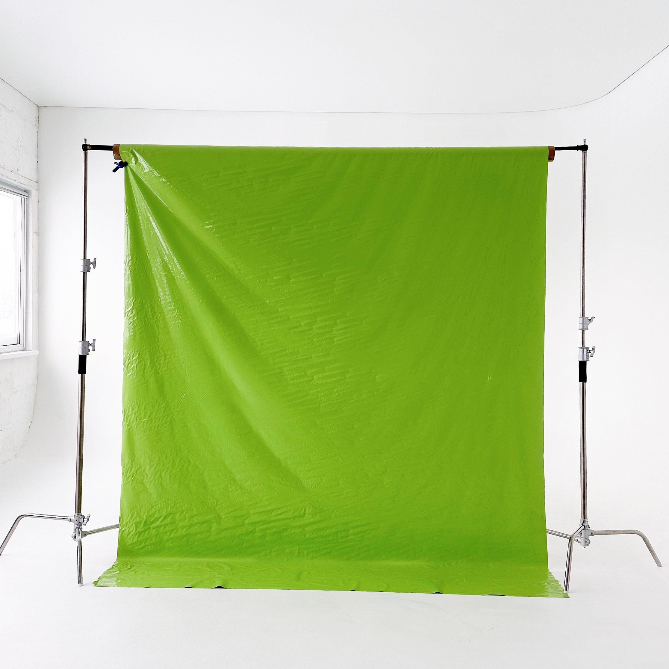 Салатовый 245×320см, 500 руб/сутки, бесплатно при аренде в студии. 5loft Фотостудия в Ижевске