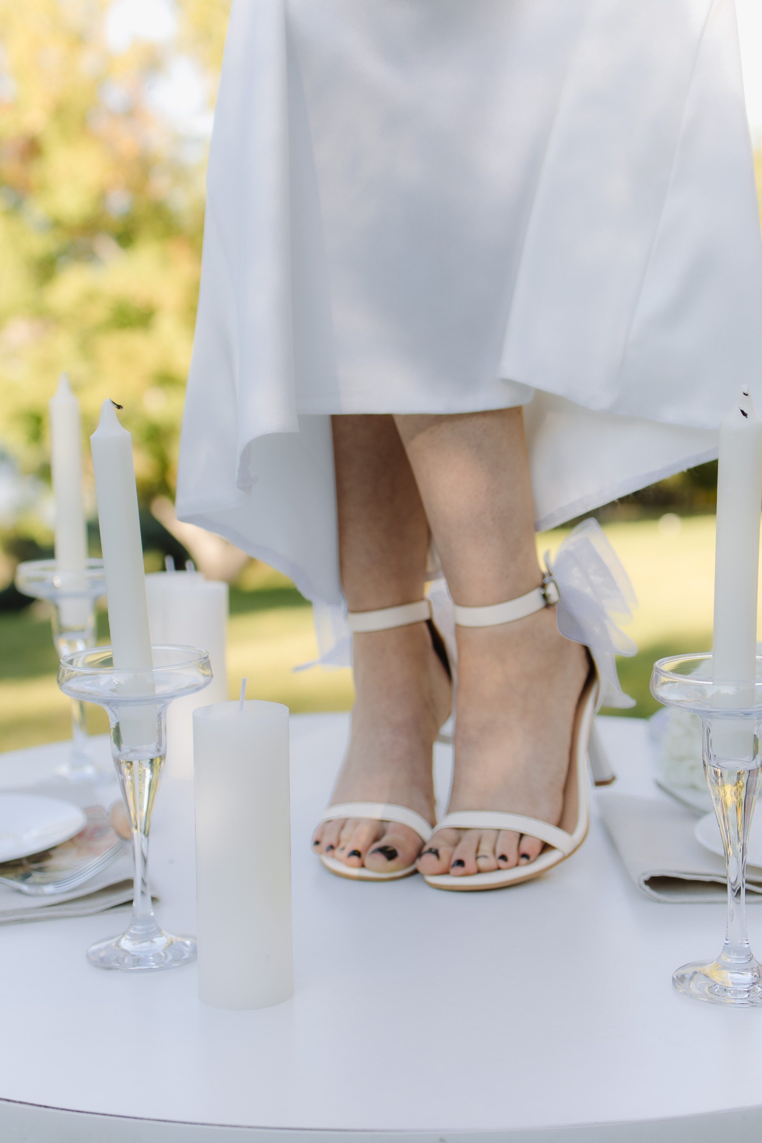 В зеленом саду. Shakhmanoff.kz