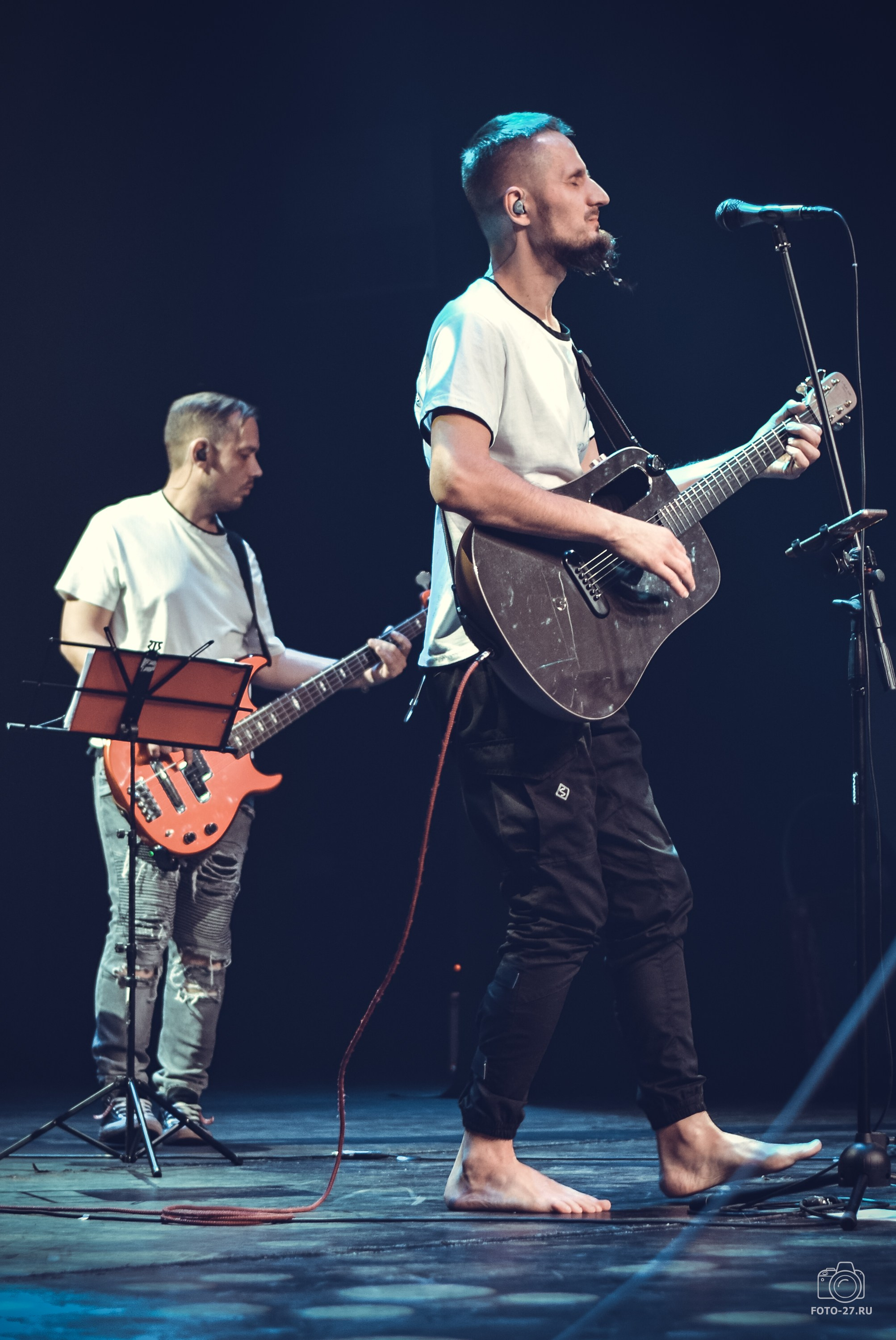 Антон Курдюмов фотограф в Хабаровске Рина Курдюмова фото27 foto27 Антон Дорофеев репортажный репортаж документалист Тони и Рина фотосоздатели ПаПаРоК Философия и любовь сольный концерт ОДОРА Хабаровск