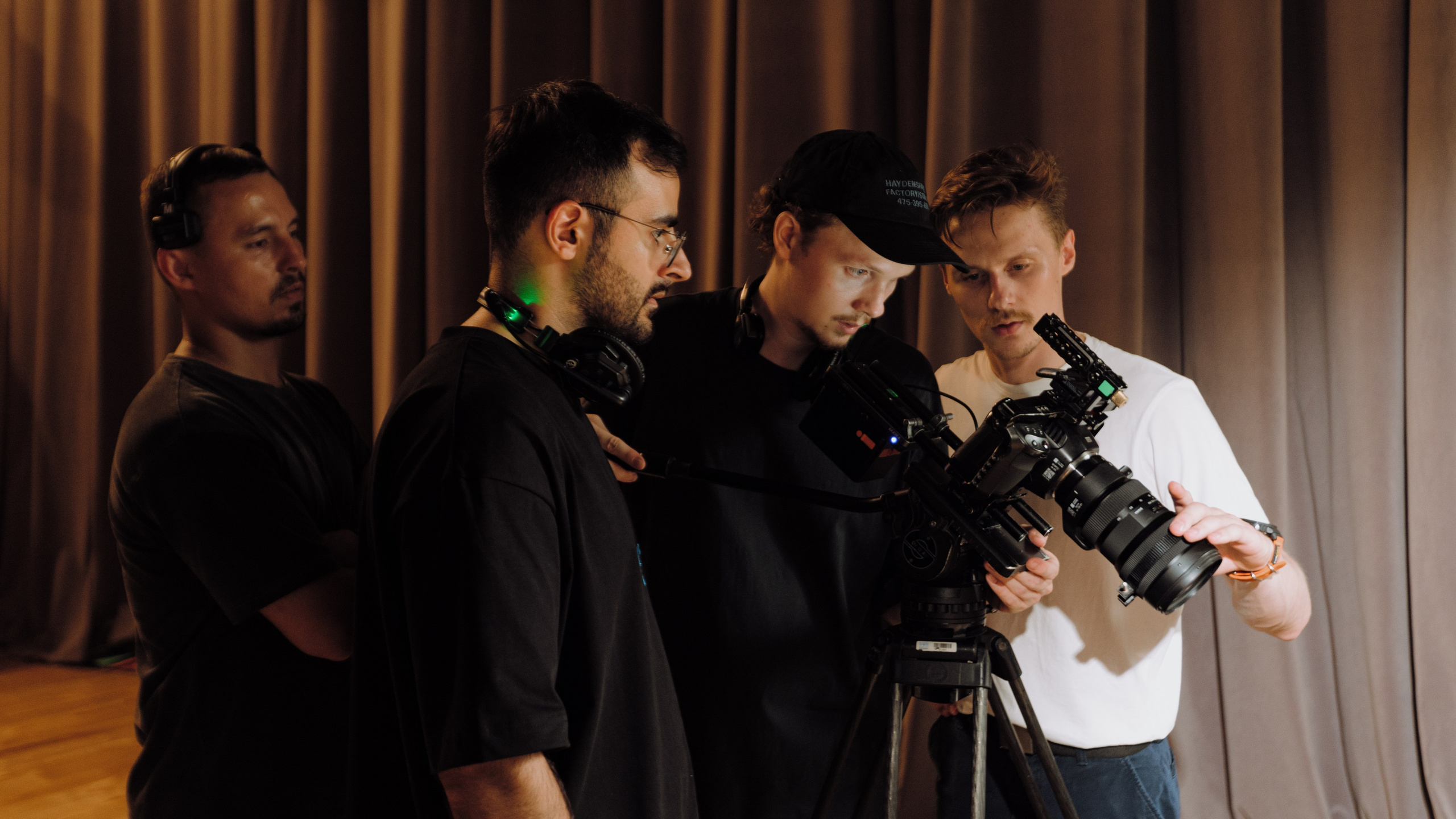 Женя Медведева / Уроки истории. Творческий и репортажный фотограф в Москве Клим Долгов