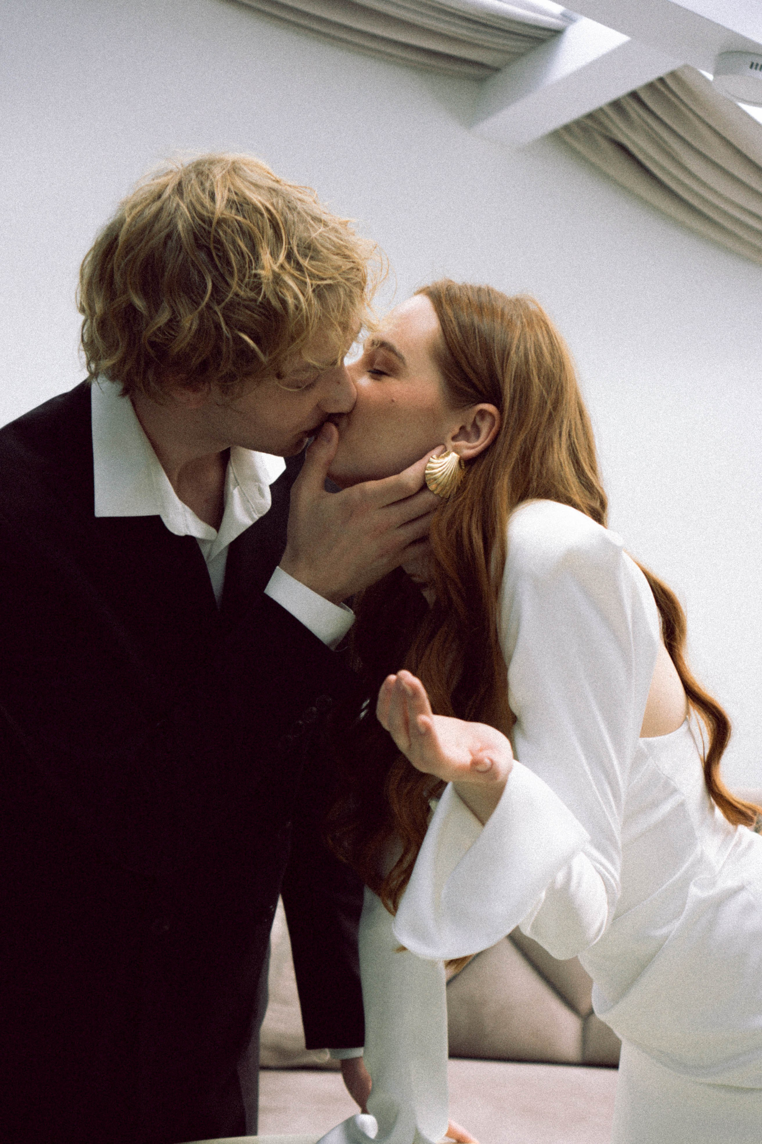 СВАДЕБНАЯ СЬЕМКА В ОТЕЛЕ. СБОРЫ ЖЕНИХА И НЕВЕСТЫ И ТАКЖЕ ТОР И ПОДГОТОВКА К ПРОГУЛКЕ. Профессиональный фотограф, Санкт-Петербург — Виктория Богомолова