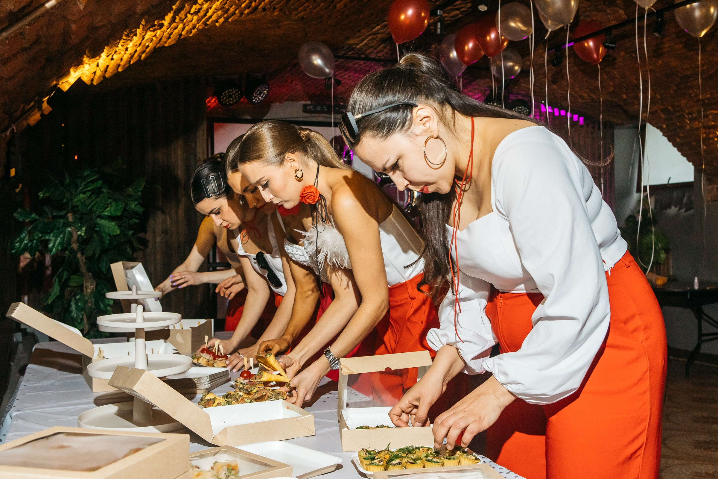 Позитивный репортажный фотограф на День Рождение, юбилей Питер