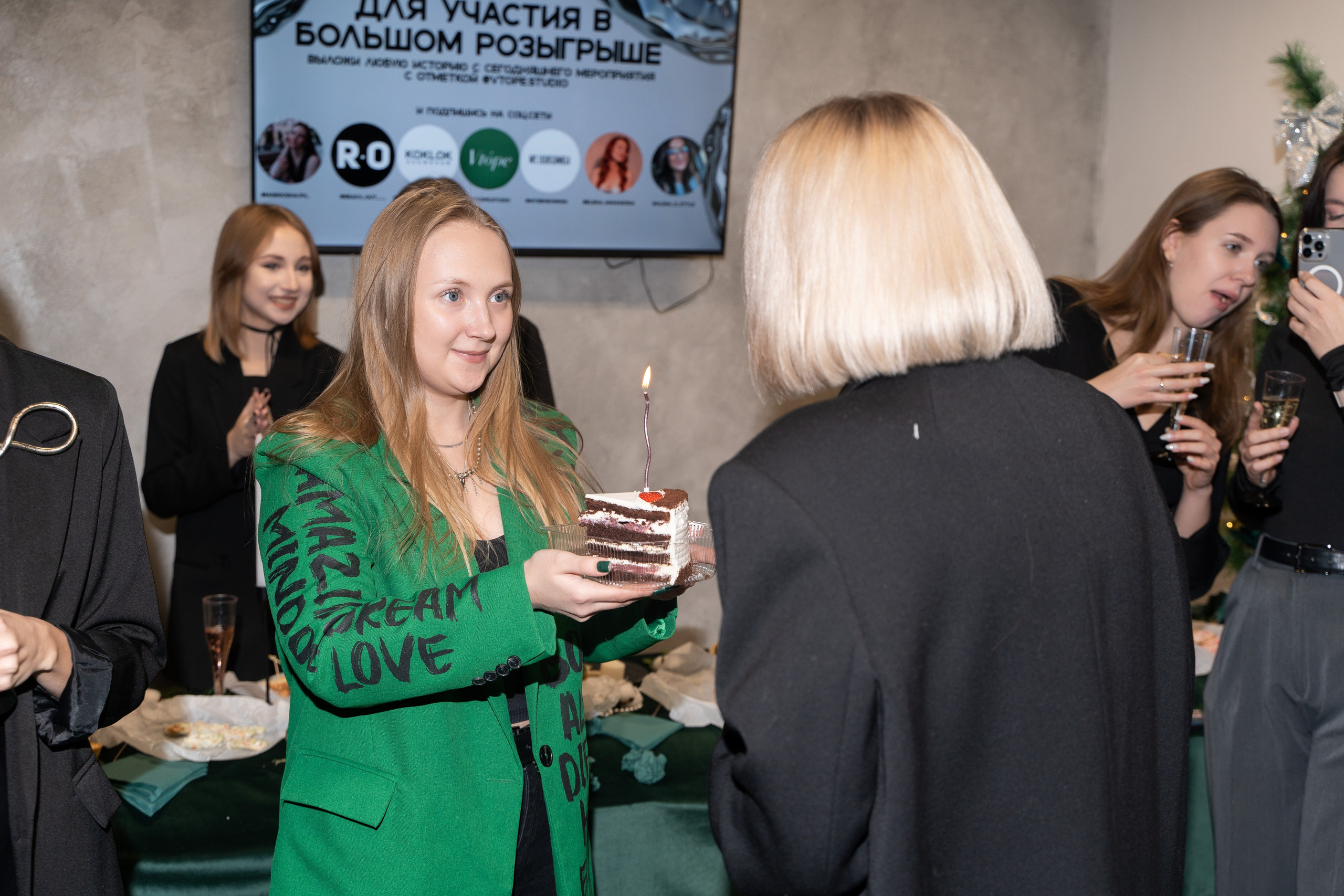 Корпоратив студии маникюра VTOPE. Margosha-ph.ru