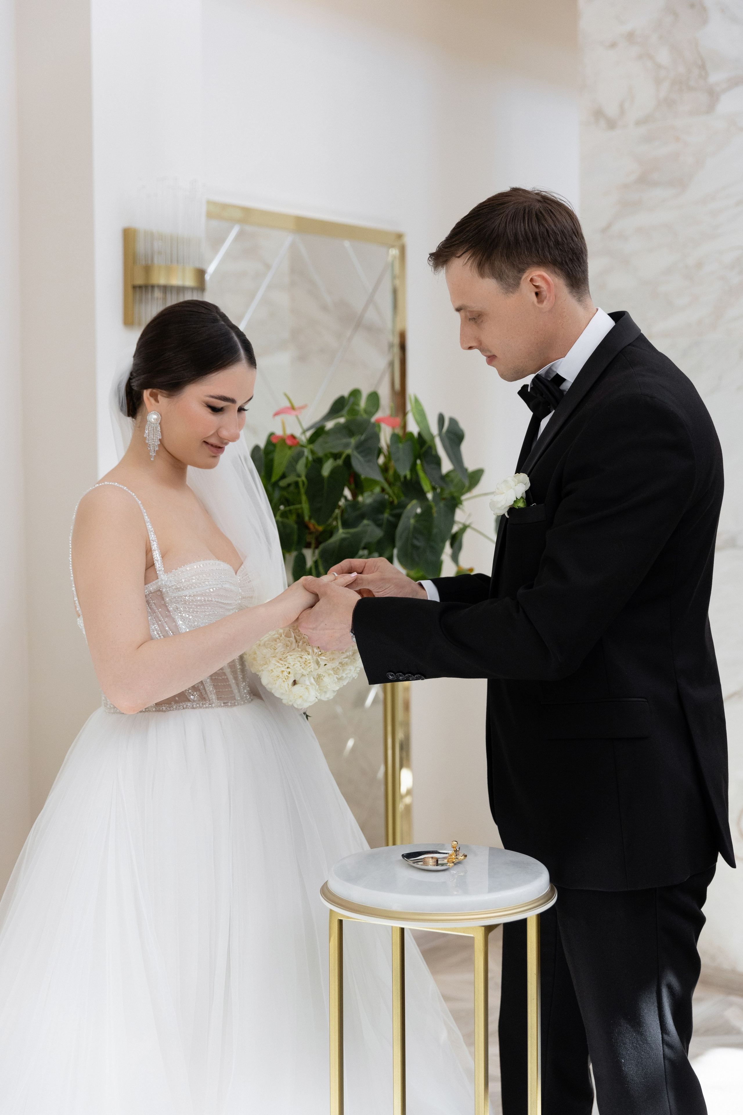 Свадебная фотосъемка росписи и свадебная фотосессия в Архангельском. Свадебный фотограф в Москве Полина Лелетко