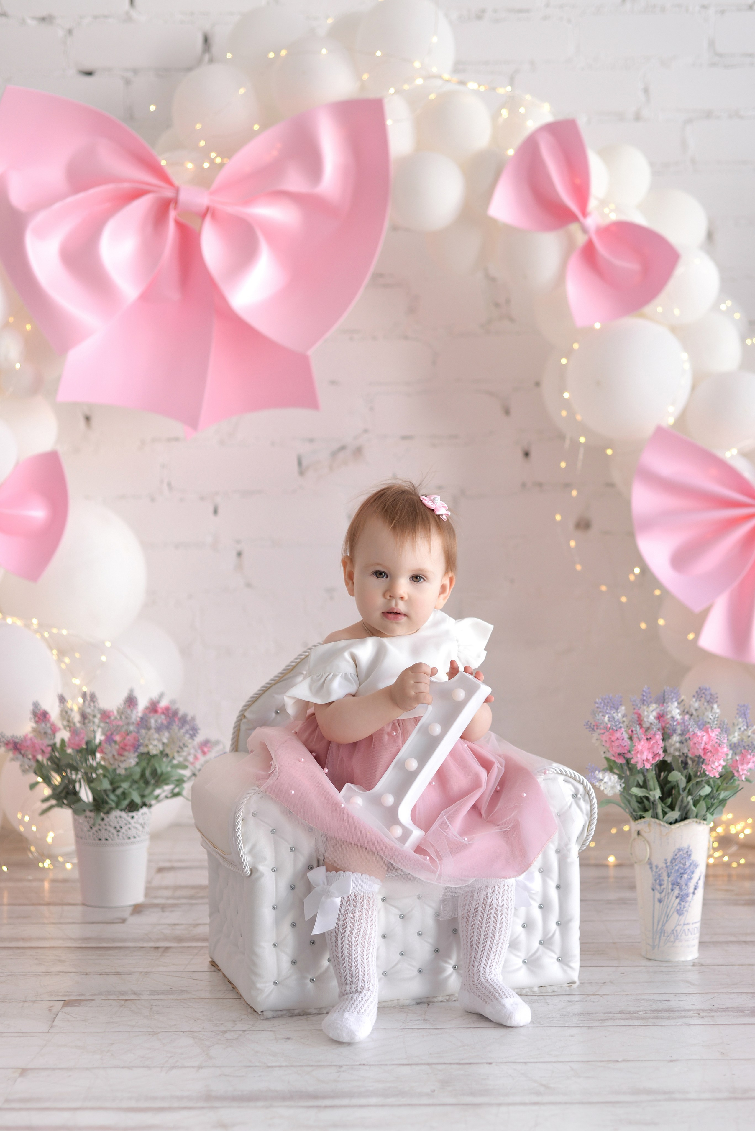 Ариана 1 годик с розовыми бантиками (Рита и Игорь родители). Семейный и свадебный фотограф Галина Абакумова, фотосессии в Белгороде