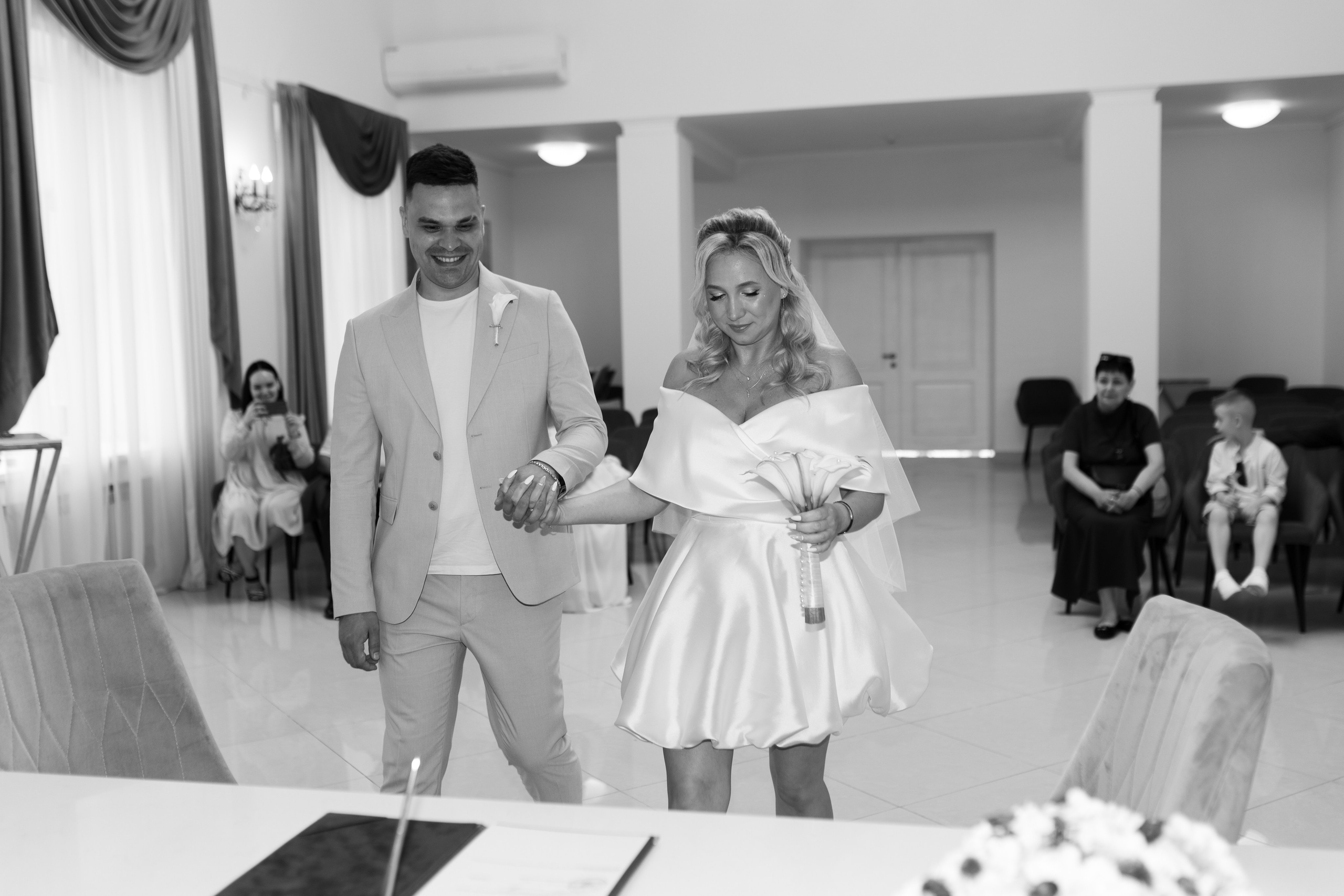 Олеся и Рома, ВДНХ. Свадебный фотограф | Москва