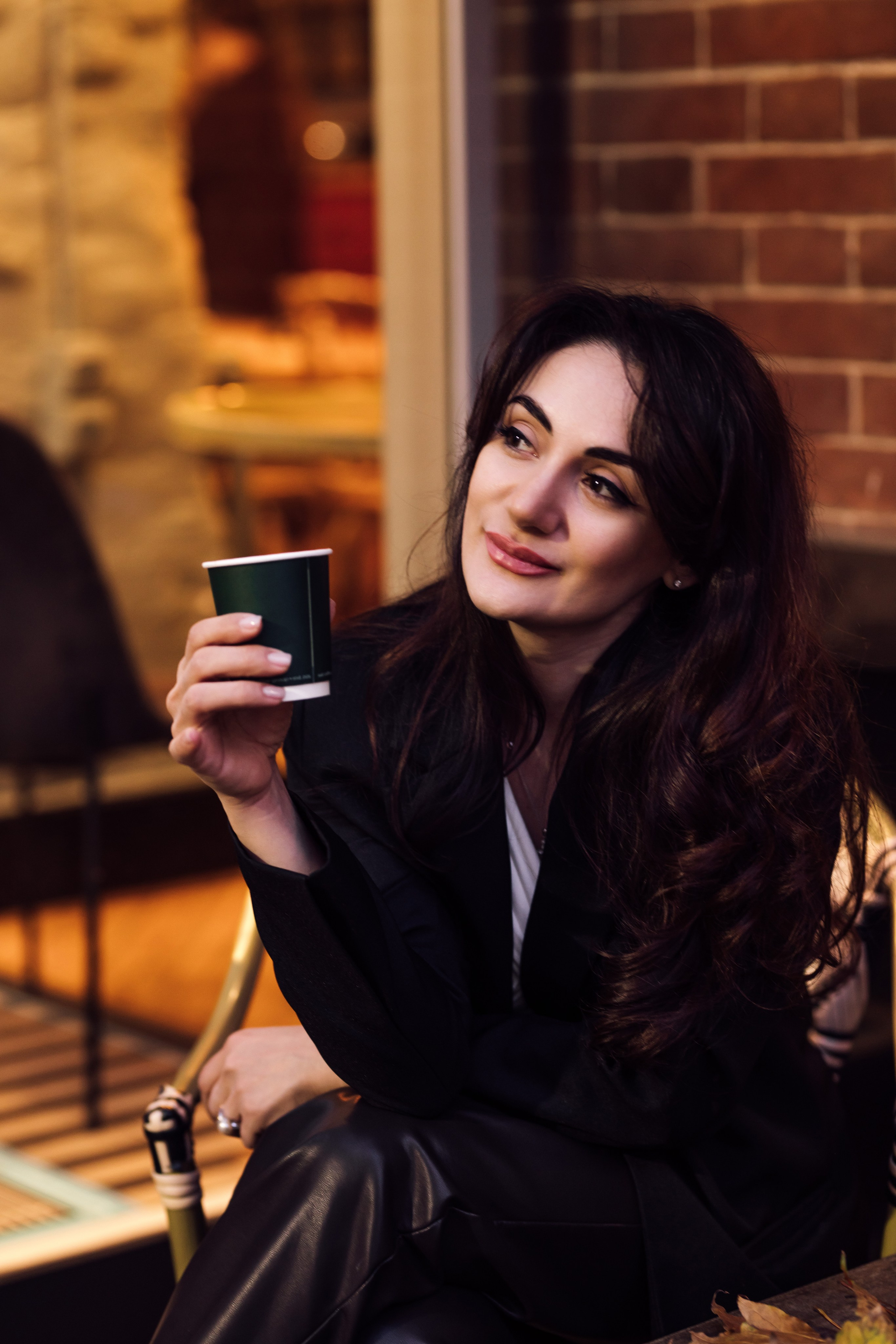 Мама и дочь, осенняя городская прогулка. Фотохудожник Наталия Кирсанова