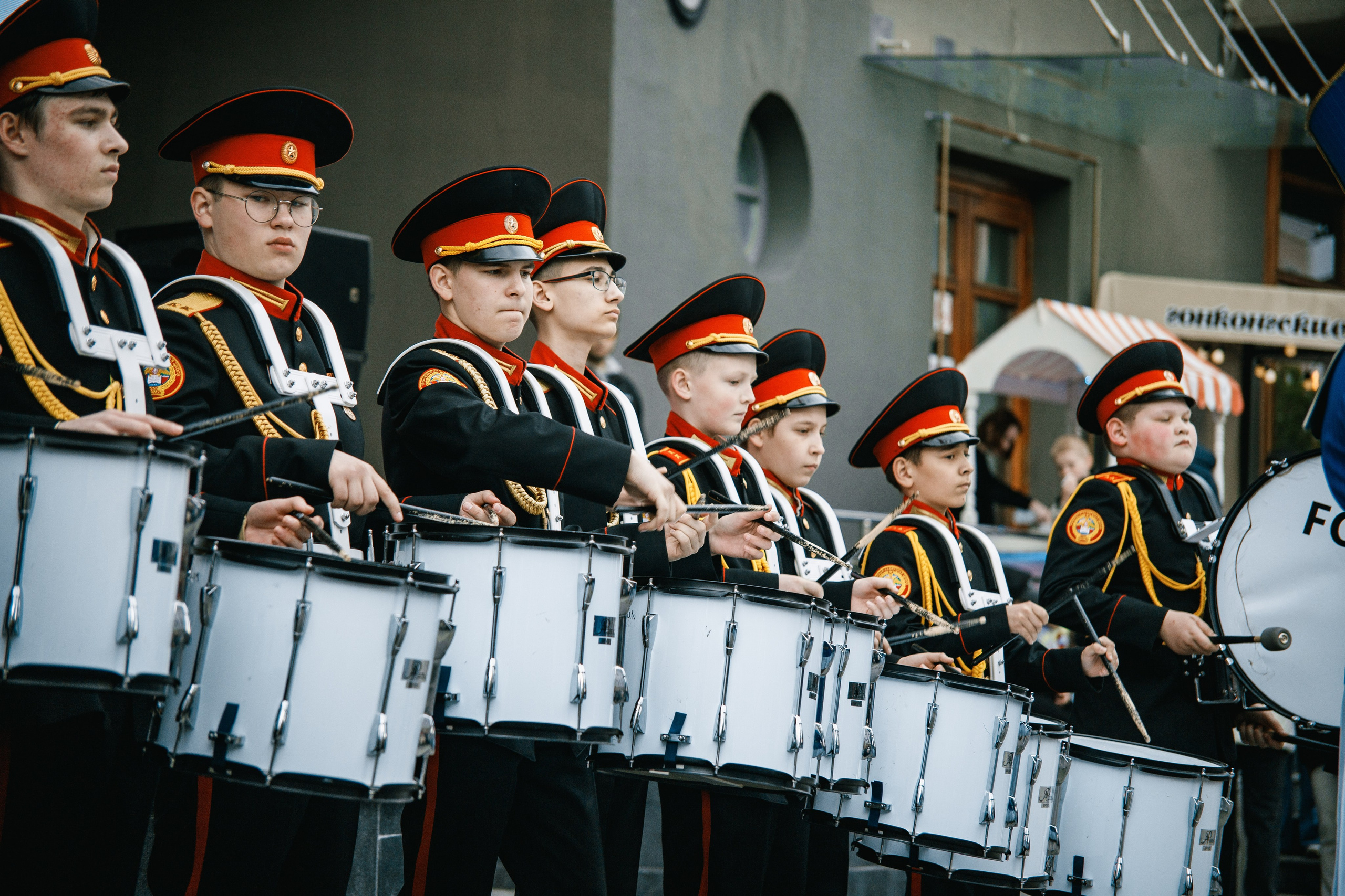 День Победы на ул. Баумана. Портретный и репортажный фотограф Елизавета Рудовская|Казань