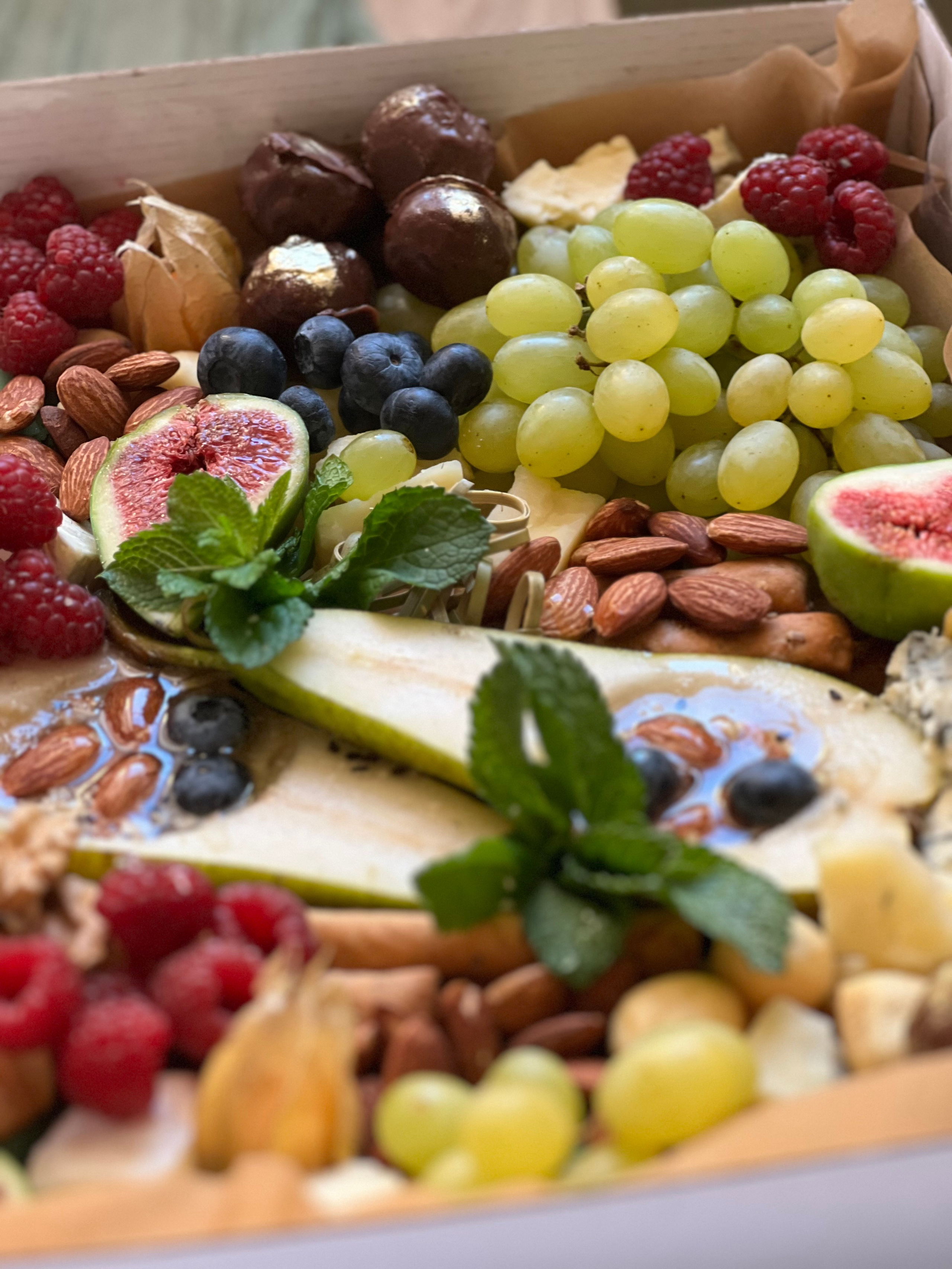 ГастроБоксы. Выездной кейтеринг, съедобные букеты, торты и сладости на заказ