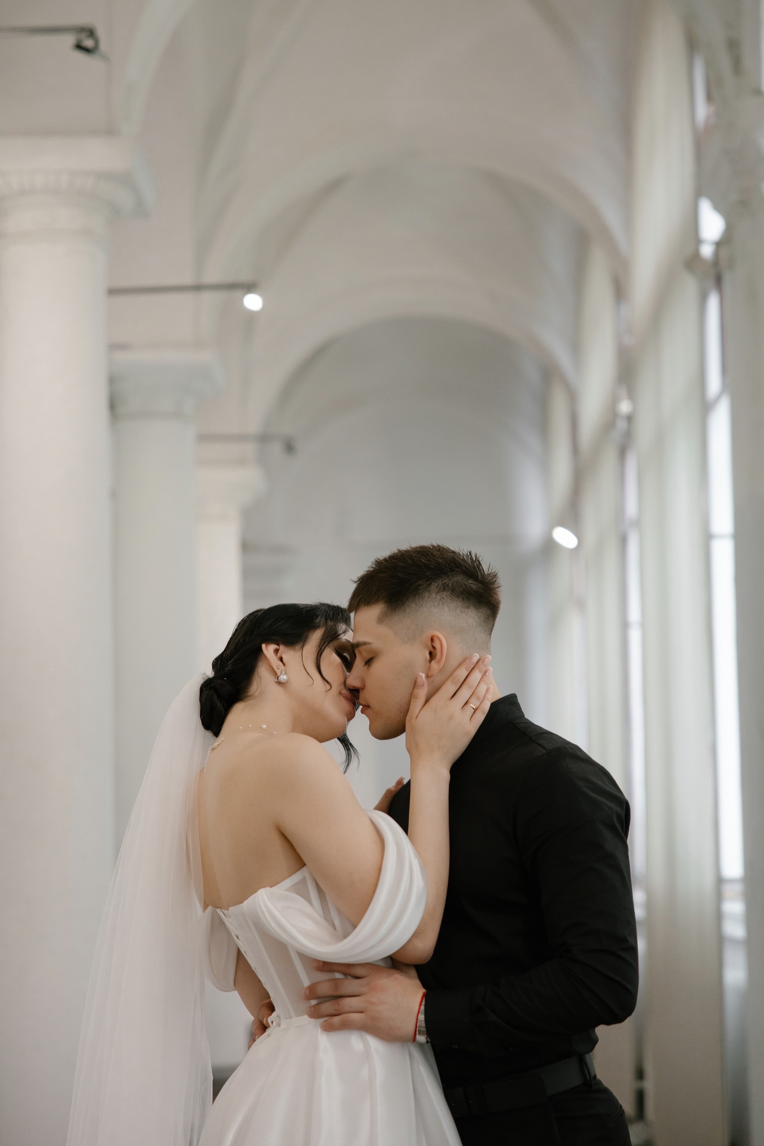 Дарина и Данил в музее изобразительных искусств. Свадебный фотограф в Калининграде Ольга Пасечник