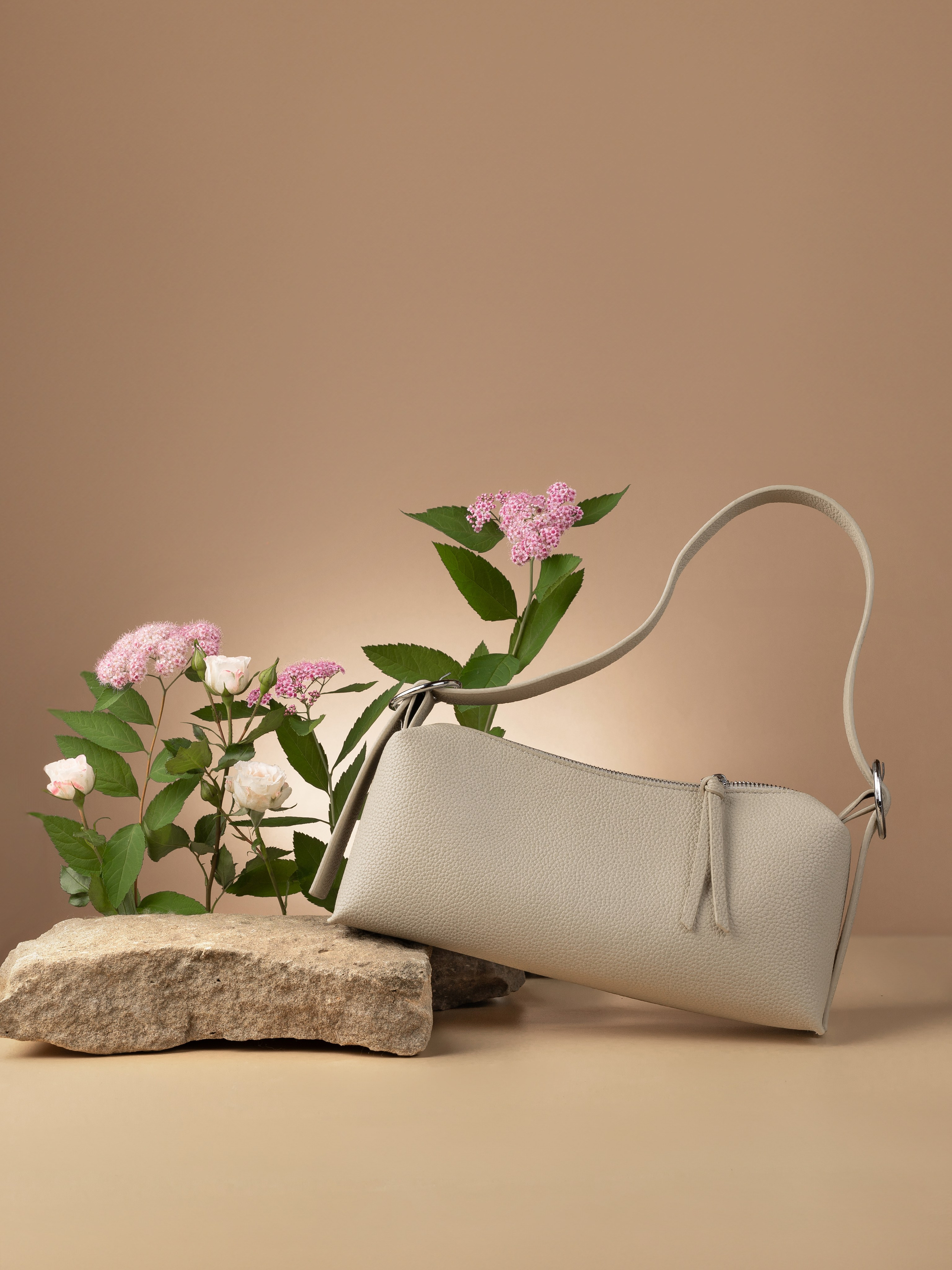 Бежевая женская сумка для карточки товара, главное фото сумки для маркетплейсов