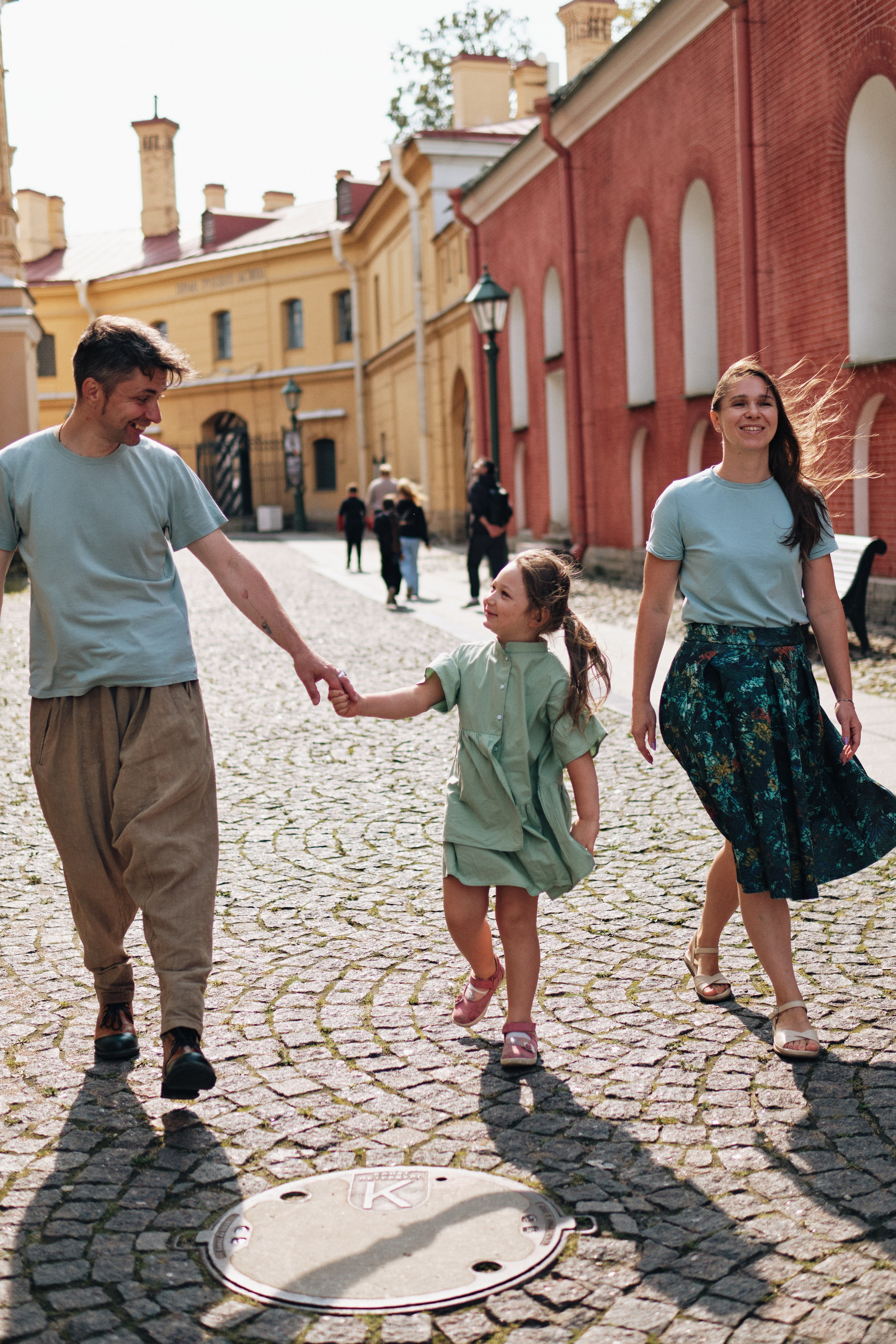 Уличная фотосессия с семьей в СПб