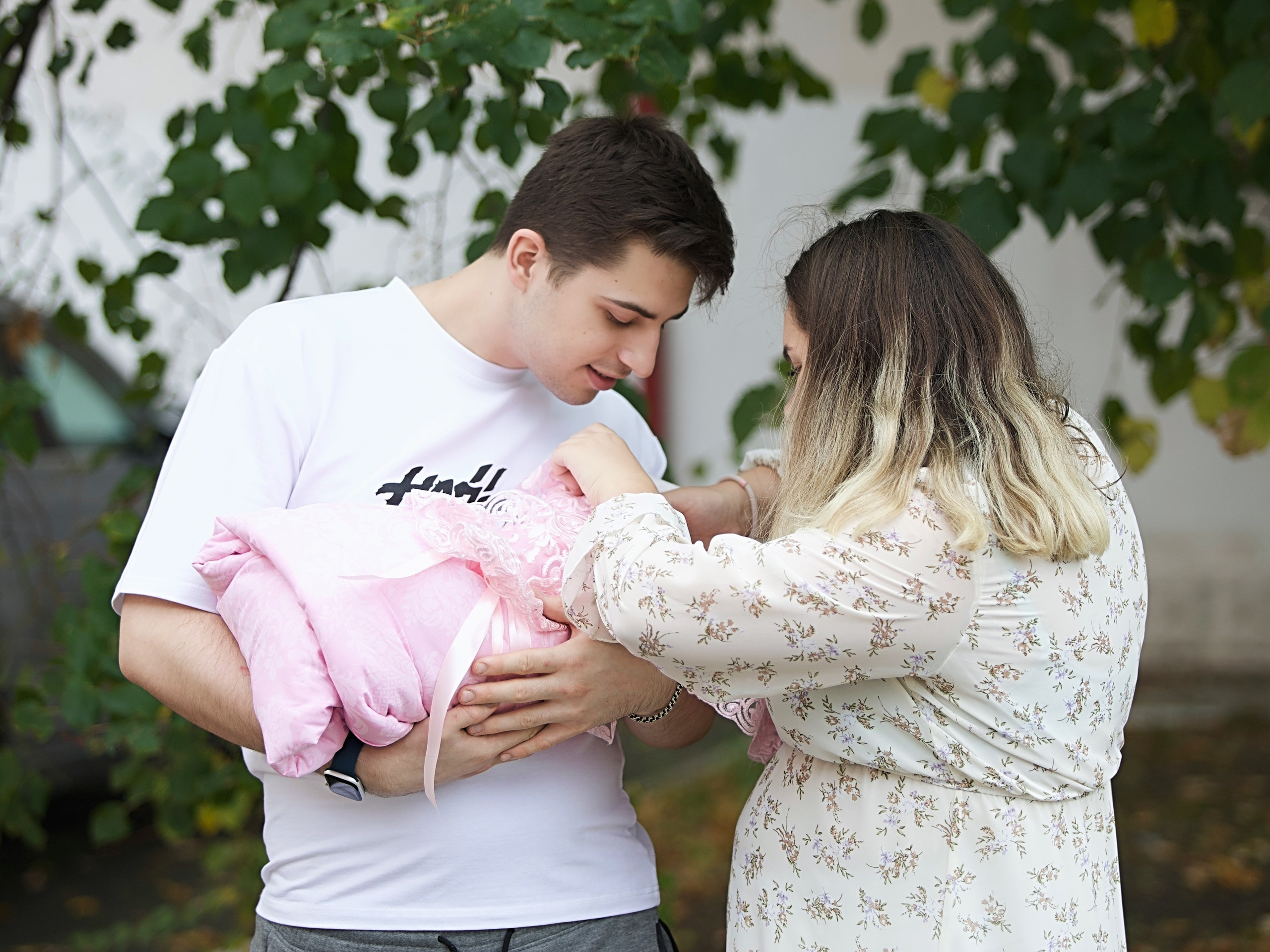 Выписка Аня и Давид. Репортажный фотограф Анапа