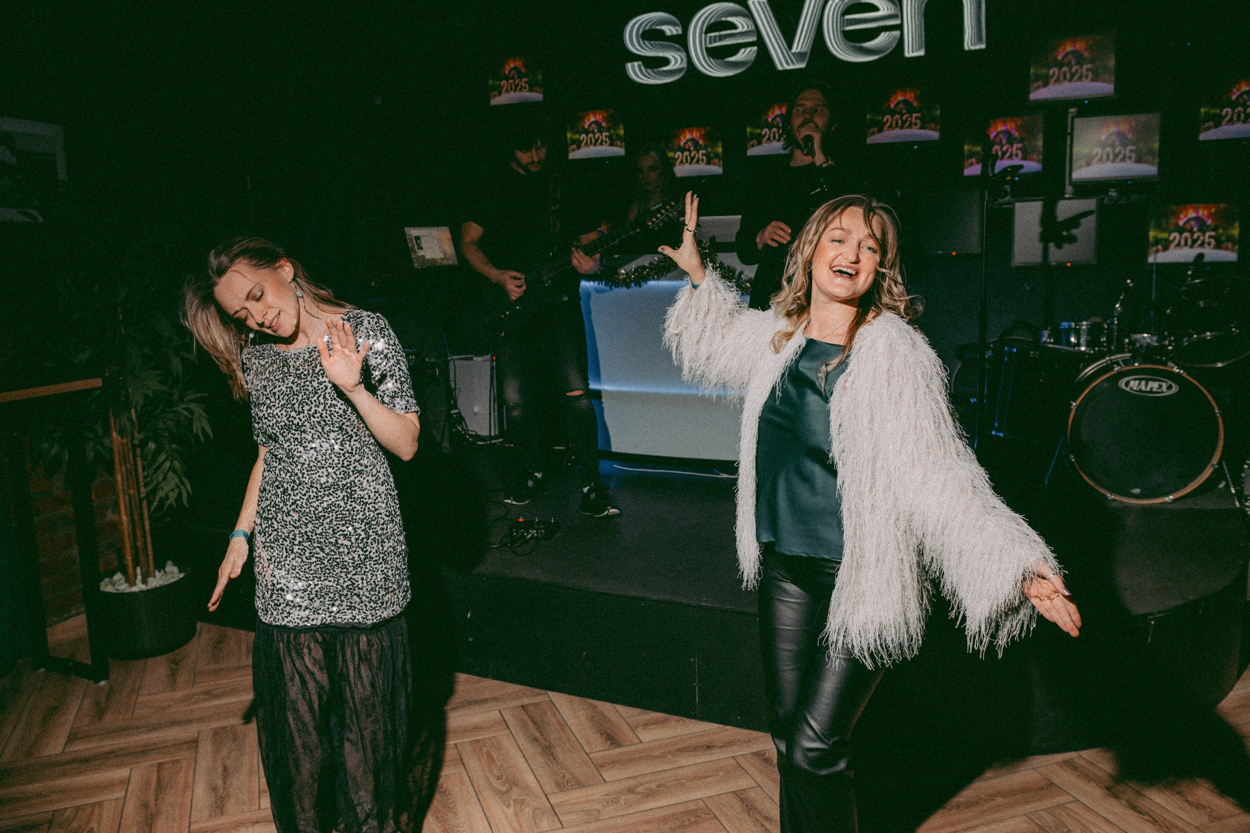 SEVEN bar — New Year