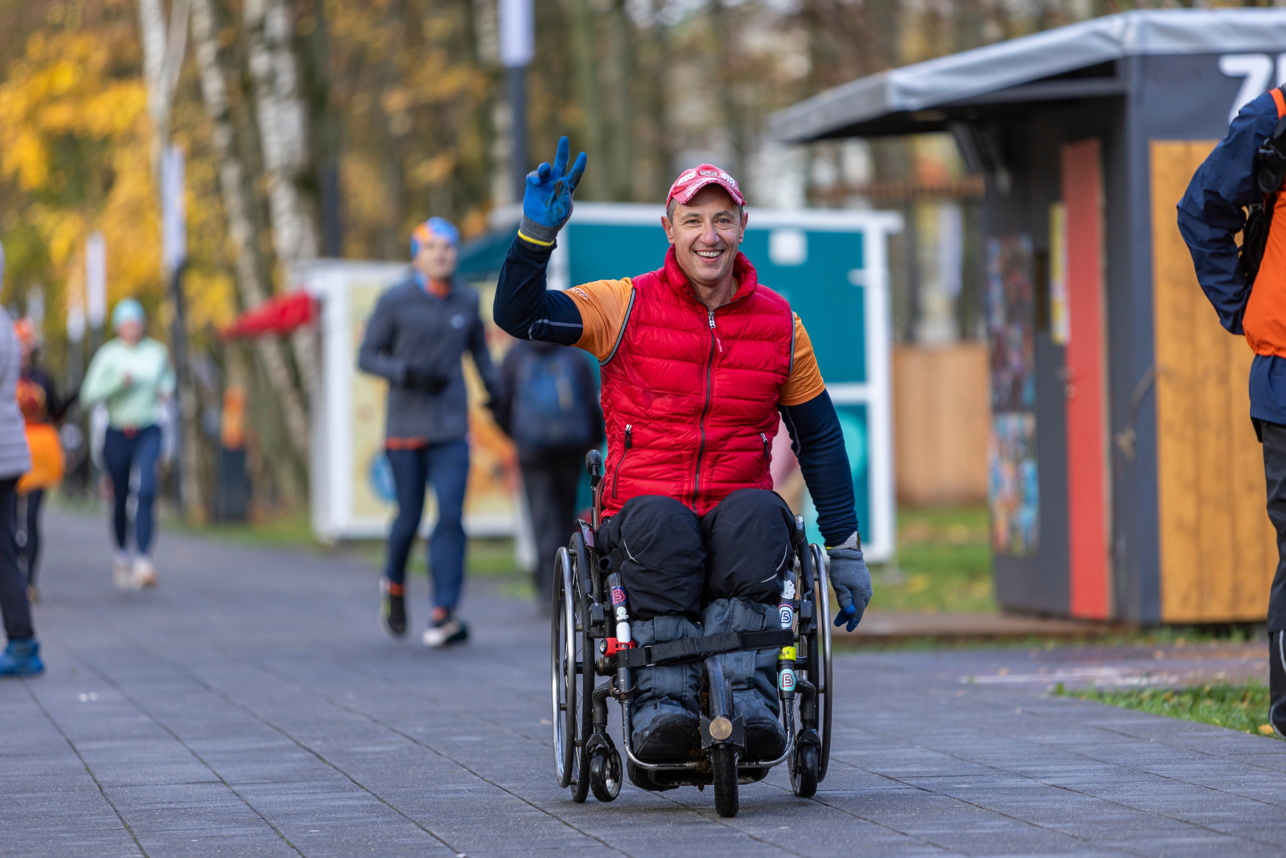 5 вёрст в городском парке Лобня 18.10.25. Фотограф Сергей Ловкий